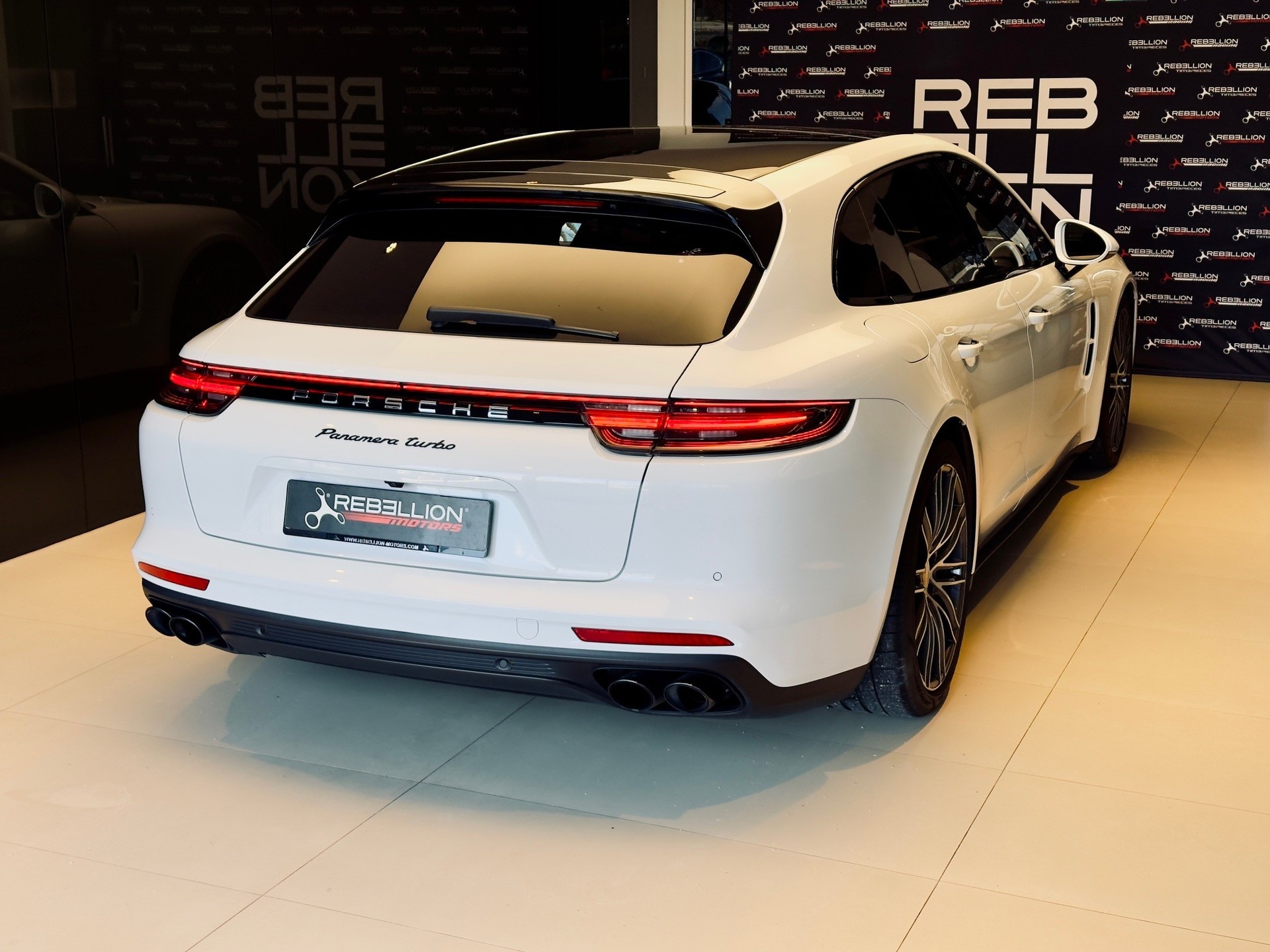 PORSCHE Panamera Turbo Sport Turismo PDK-image-7