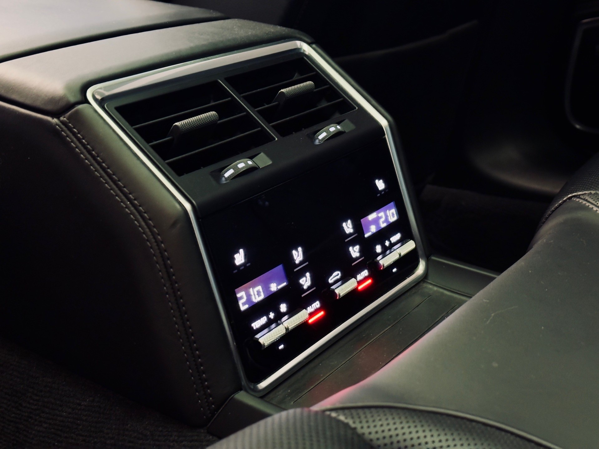 PORSCHE Panamera Turbo Sport Turismo PDK-image-24
