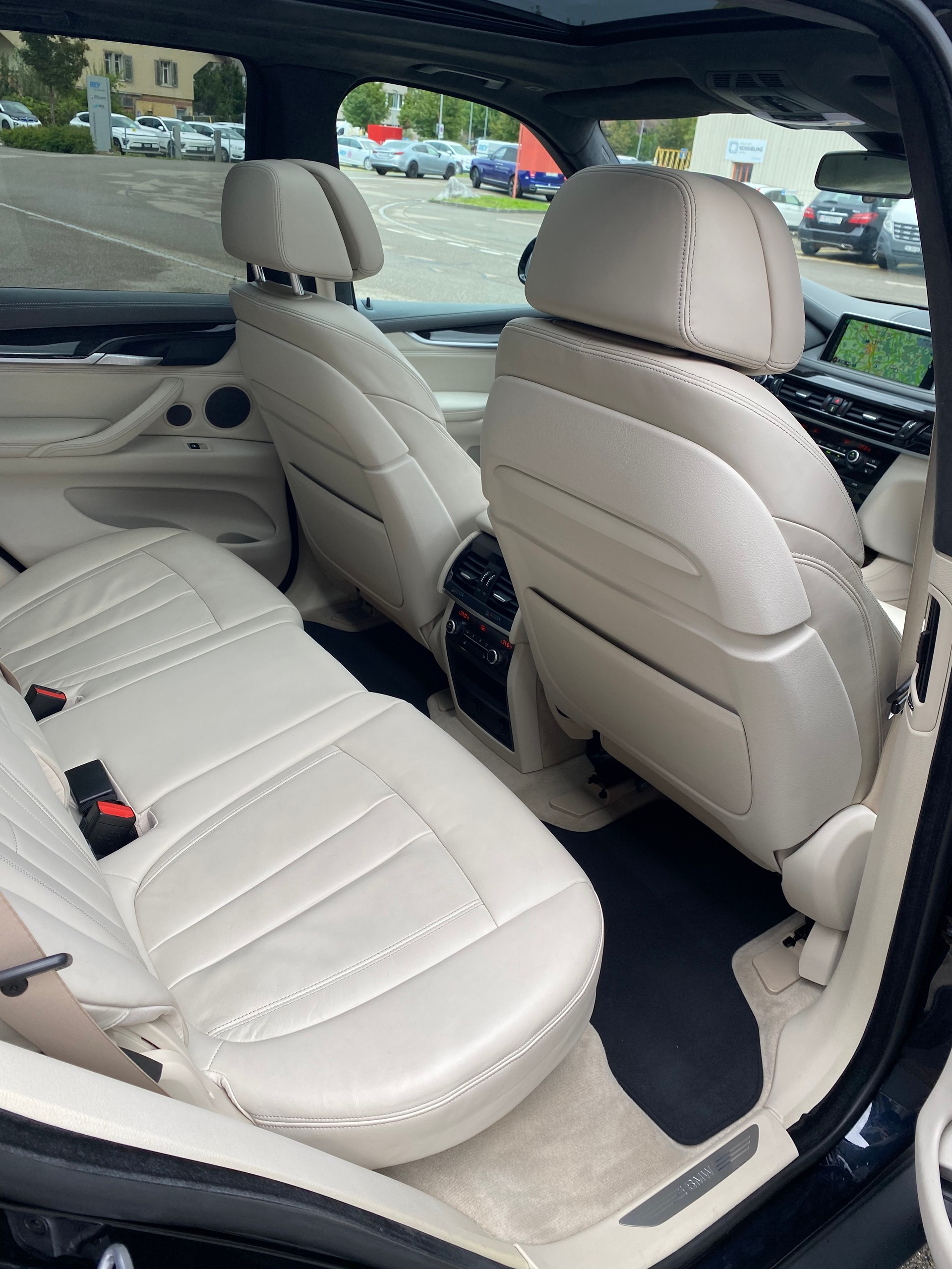 BMW X5 xDrive 50i Steptronic-image-6