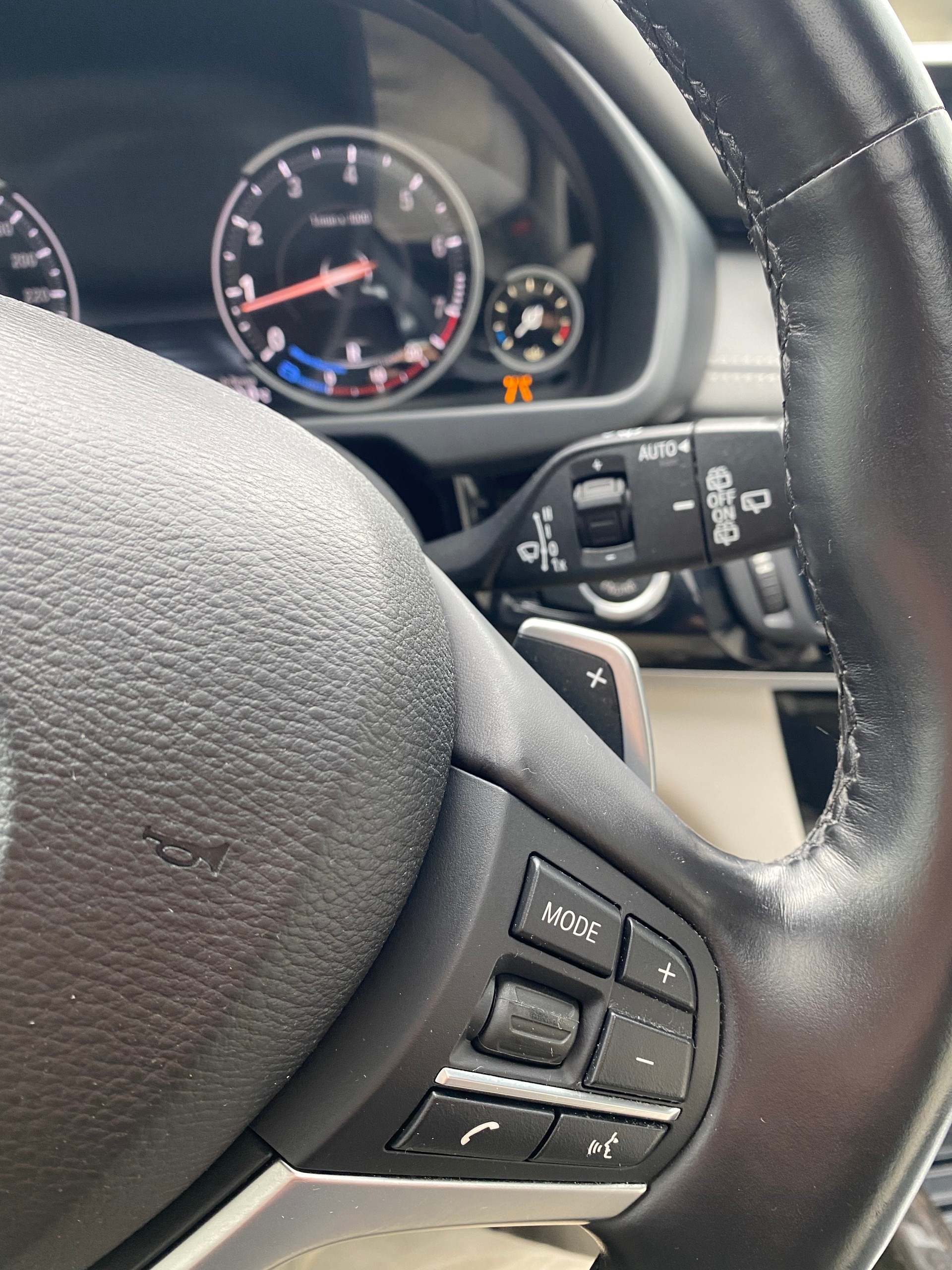 BMW X5 xDrive 50i Steptronic-image-10