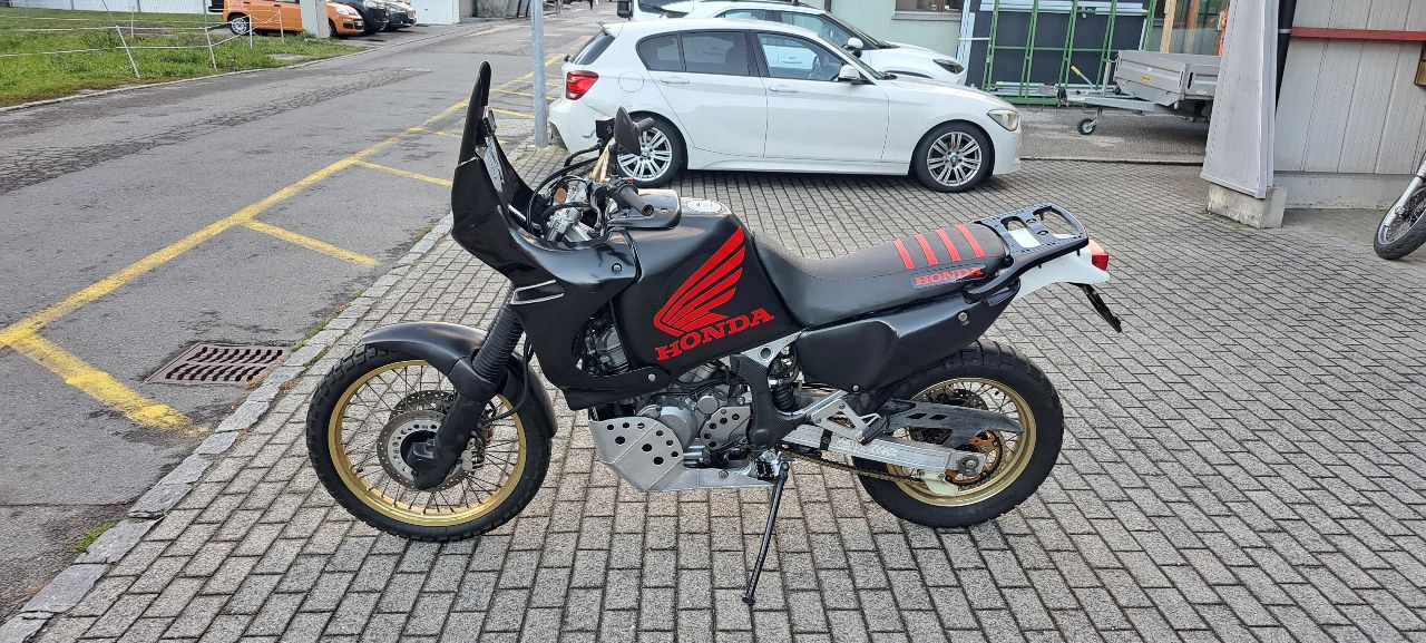 HONDA XRV 750 Africa Twin-image-2
