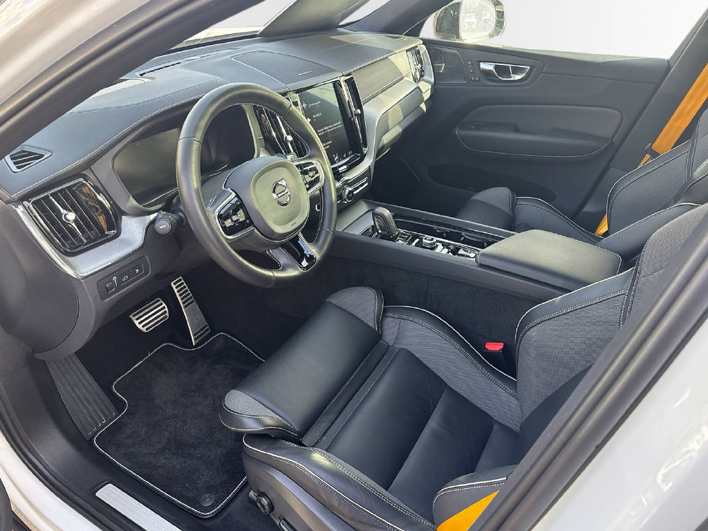 VOLVO XC60 T8 eAWD Polestar-image-9