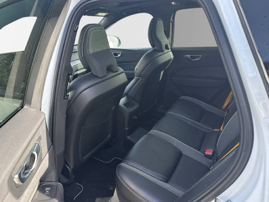 VOLVO XC60 T8 eAWD Polestar-image-10