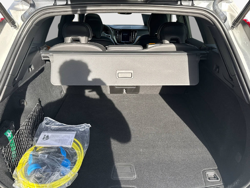 VOLVO XC60 T8 eAWD Polestar-image-8