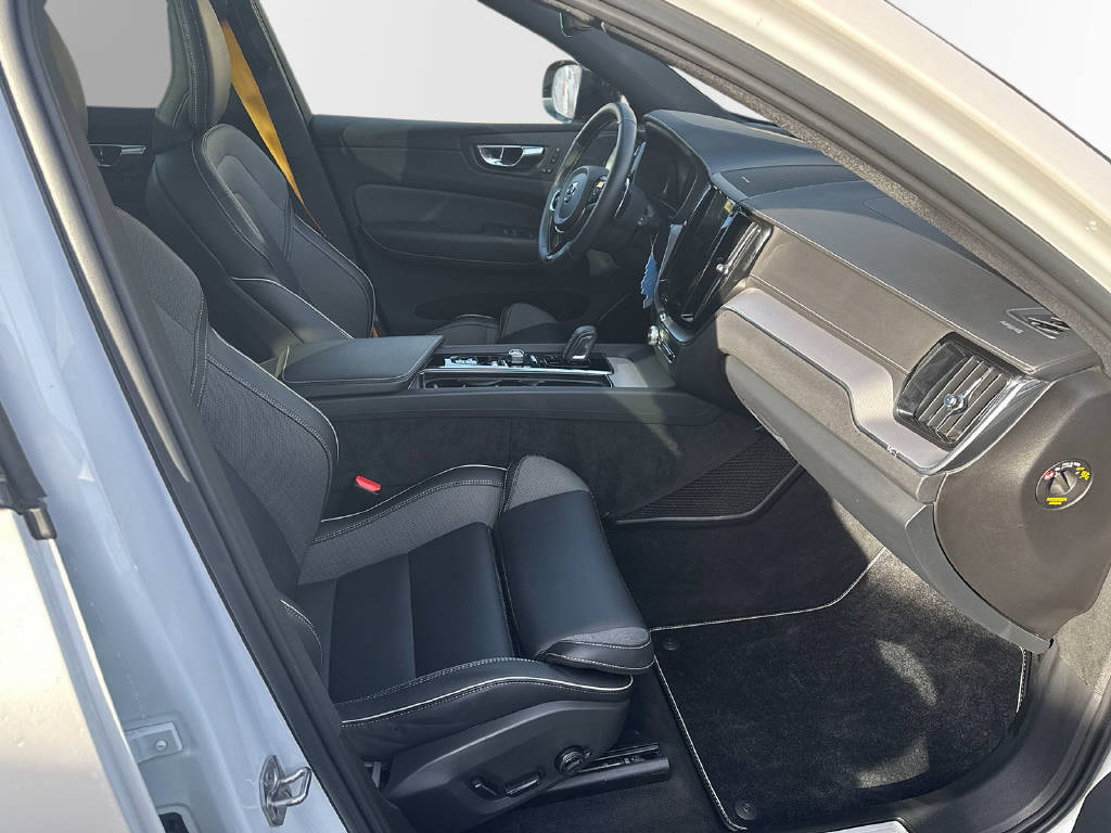 VOLVO XC60 T8 eAWD Polestar-image-12