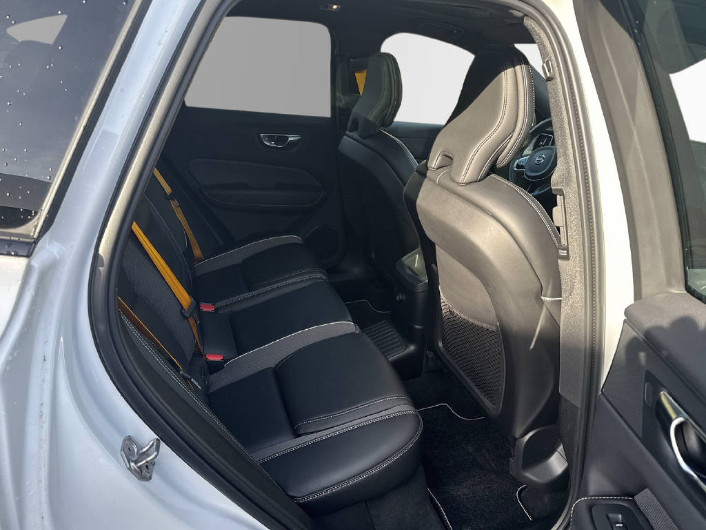 VOLVO XC60 T8 eAWD Polestar-image-11