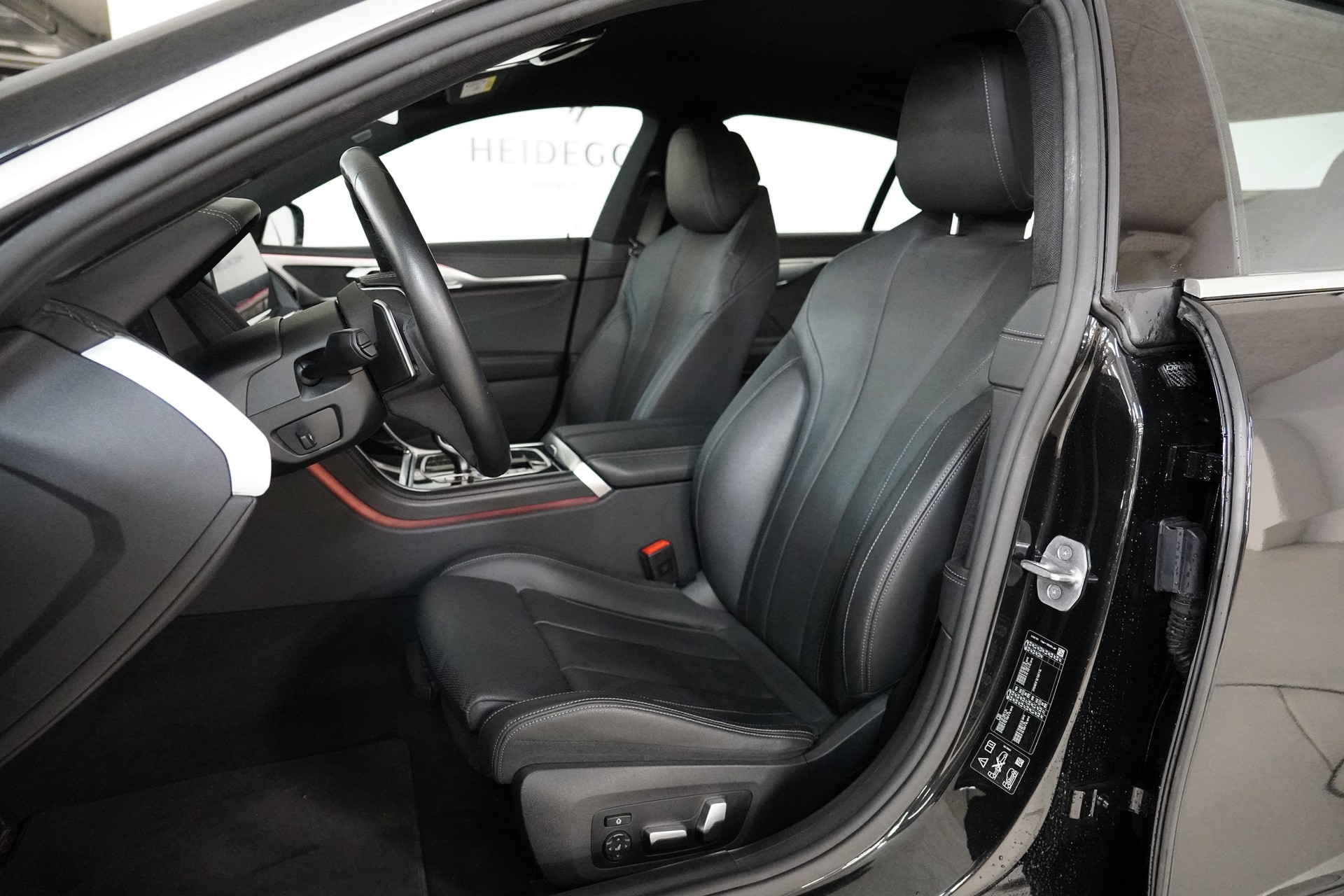 BMW 840d xDrive 48V Steptronic-image-11