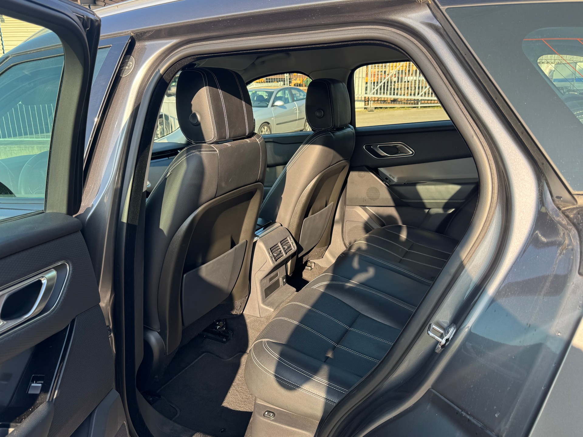 LAND ROVER Range Rover Velar R-Dynamic P 250 Automatic-image-6