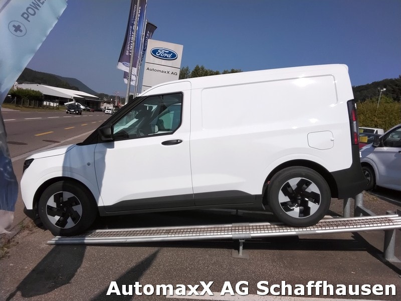 FORD E-Transit Courier Van Trend-image-8