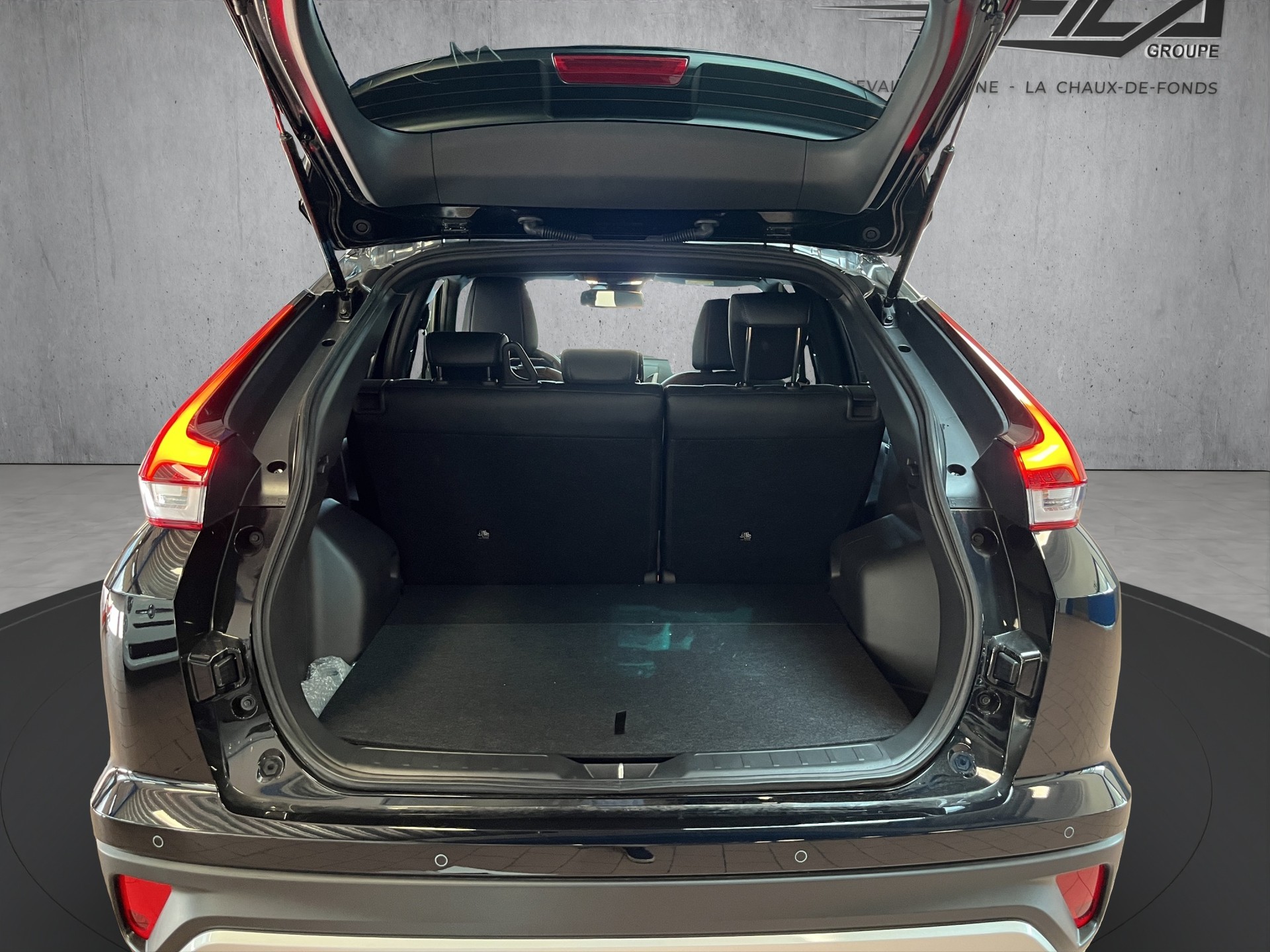 MITSUBISHI ECLIPSE CROSS 2.4 PHEV Invite 4x4-image-12