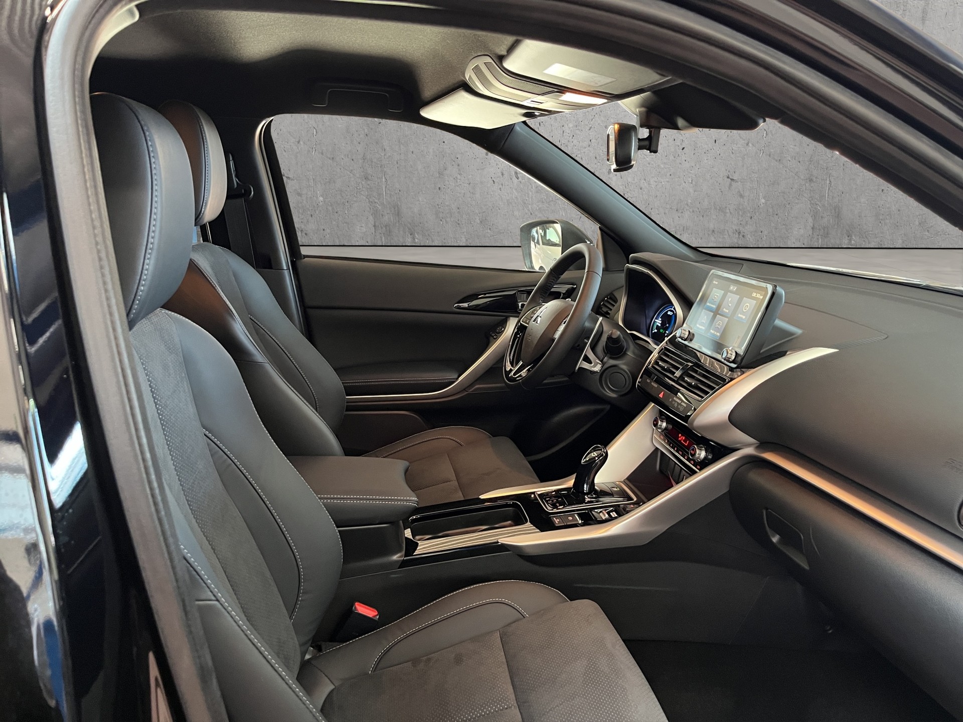 MITSUBISHI ECLIPSE CROSS 2.4 PHEV Invite 4x4-image-10