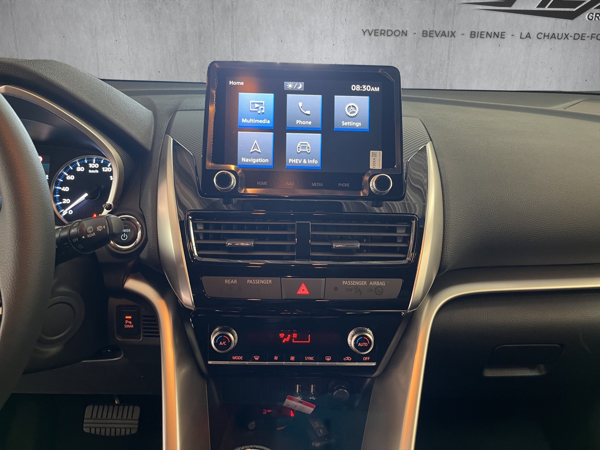 MITSUBISHI ECLIPSE CROSS 2.4 PHEV Invite 4x4-image-9