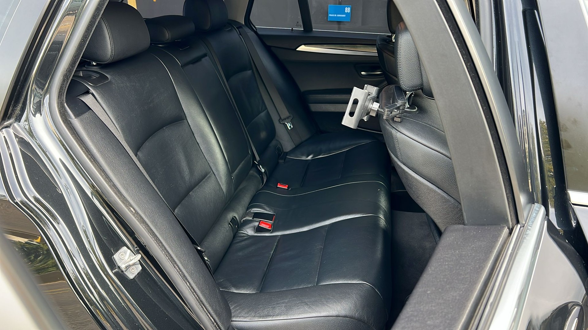 BMW 520d Touring Steptronic-image-15