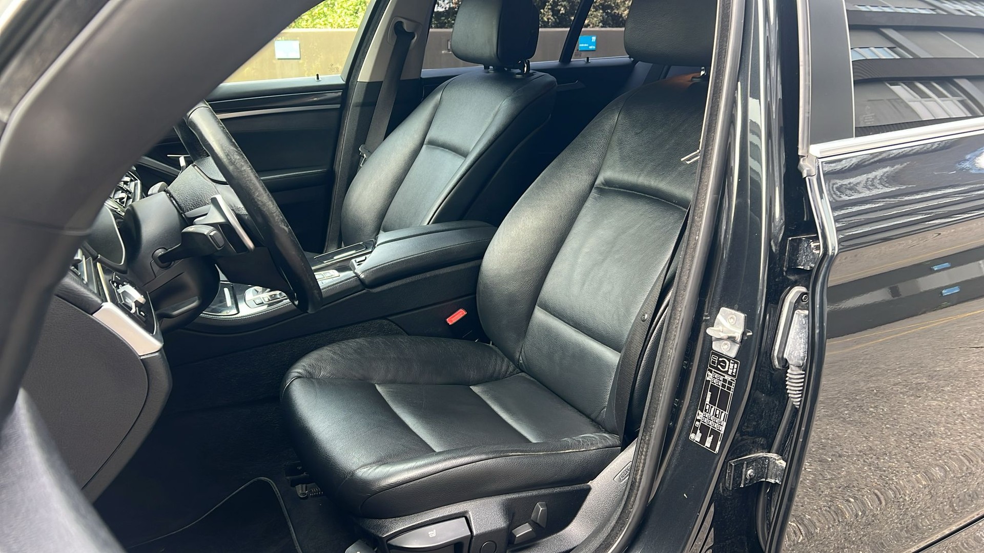 BMW 520d Touring Steptronic-image-11