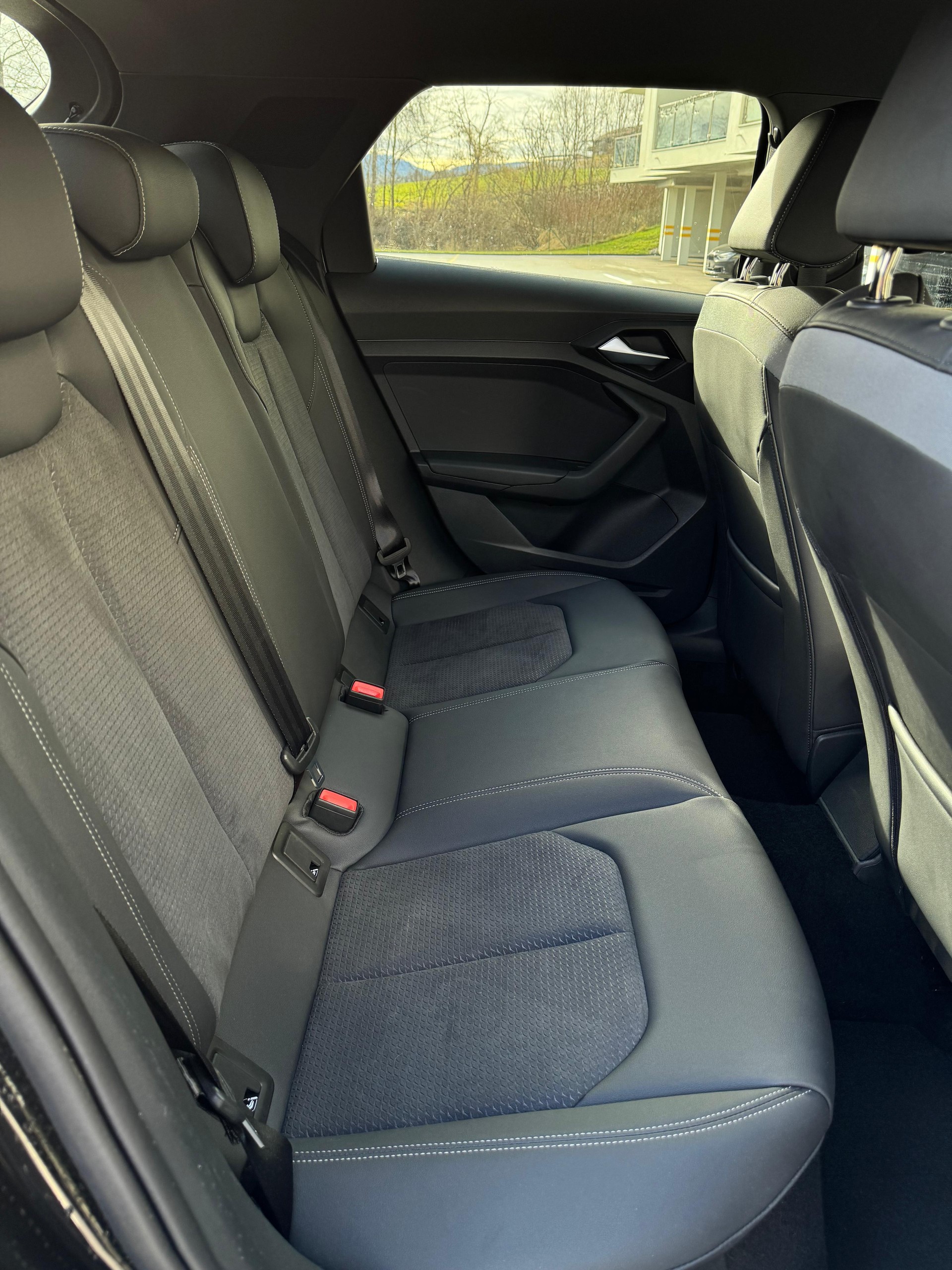 AUDI A1 Sportback 30 TFSI advanced Attraction S-tronic-image-9