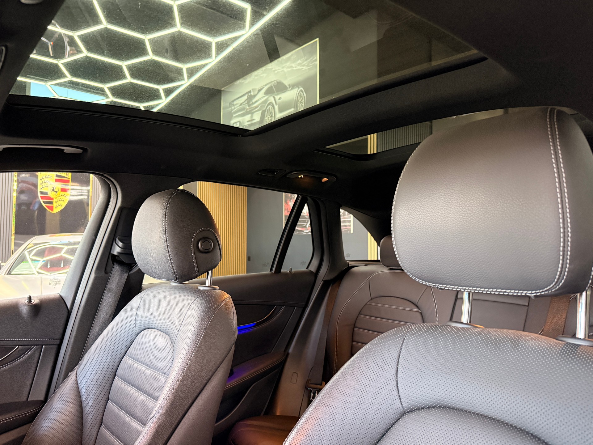 MERCEDES-BENZ GLC 300 Off-Road 4Matic 9G-Tronic-image-19