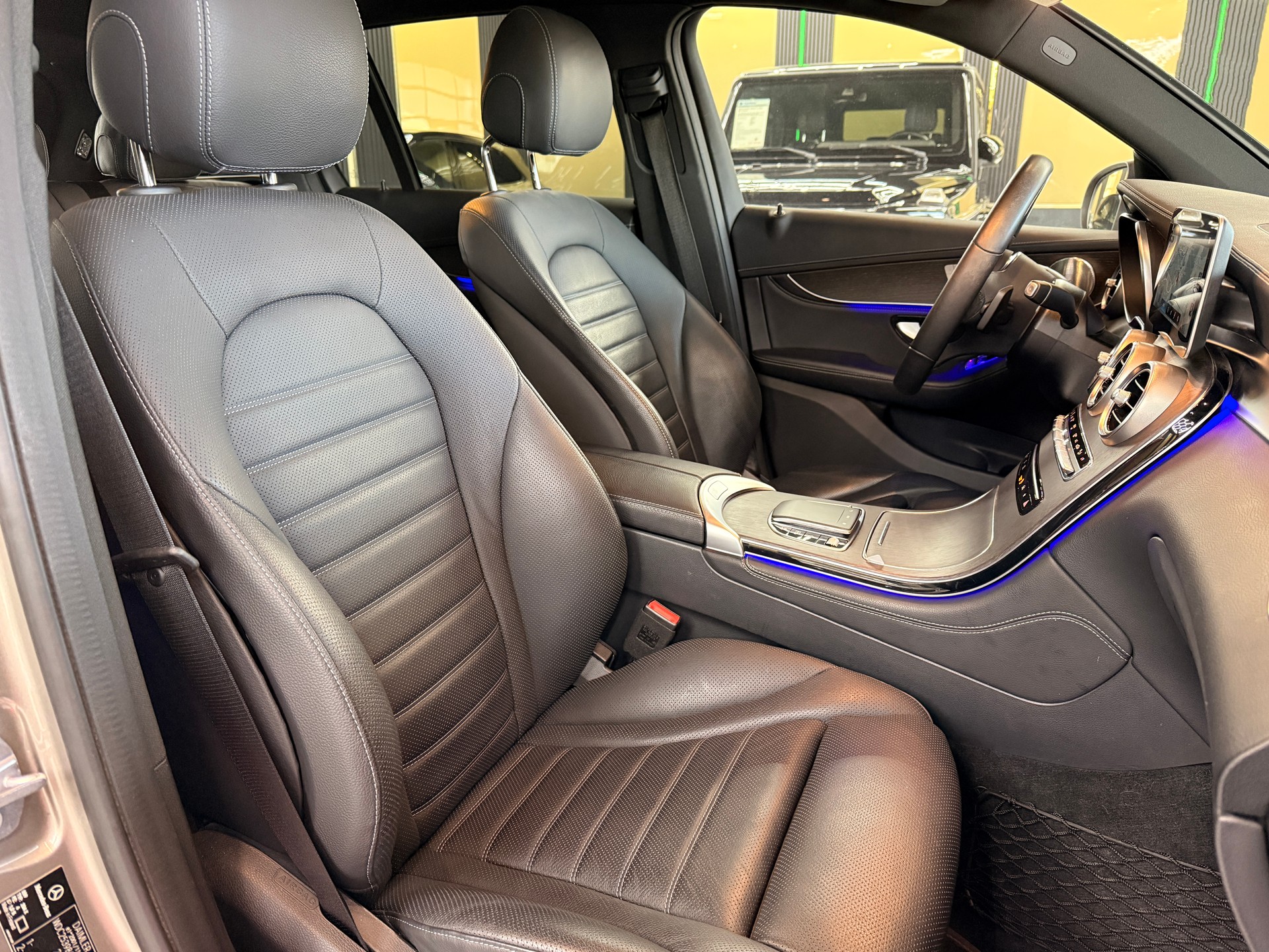 MERCEDES-BENZ GLC 300 Off-Road 4Matic 9G-Tronic-image-10
