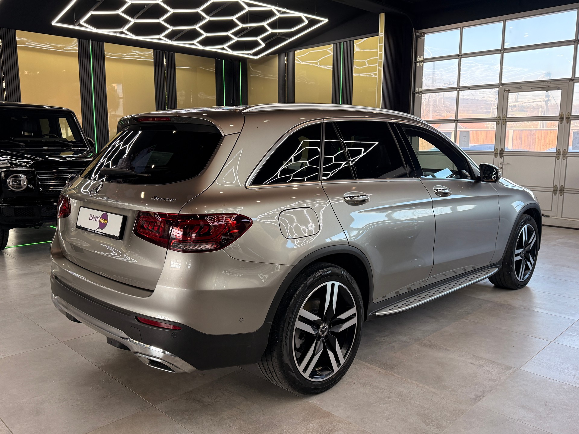 MERCEDES-BENZ GLC 300 Off-Road 4Matic 9G-Tronic-image-4
