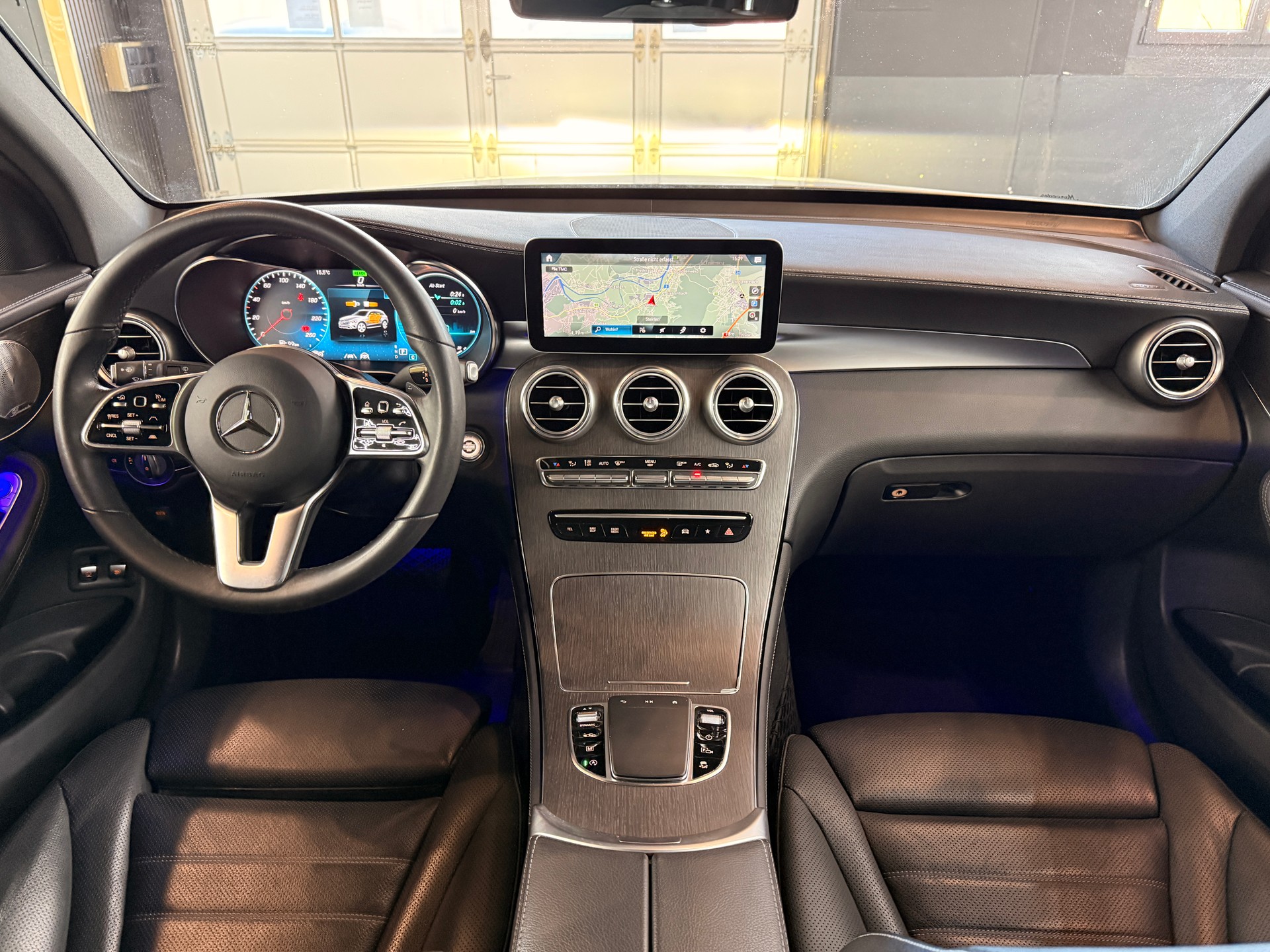 MERCEDES-BENZ GLC 300 Off-Road 4Matic 9G-Tronic-image-13