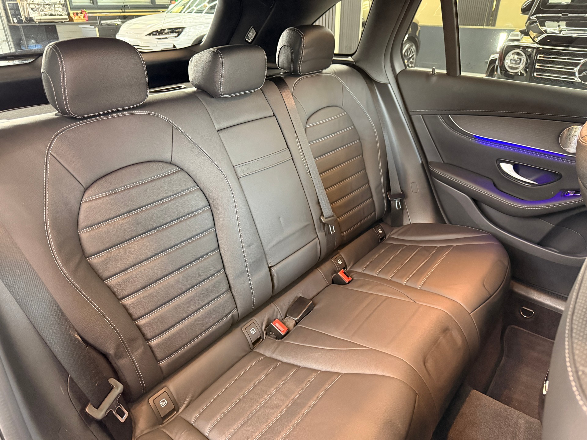 MERCEDES-BENZ GLC 300 Off-Road 4Matic 9G-Tronic-image-12