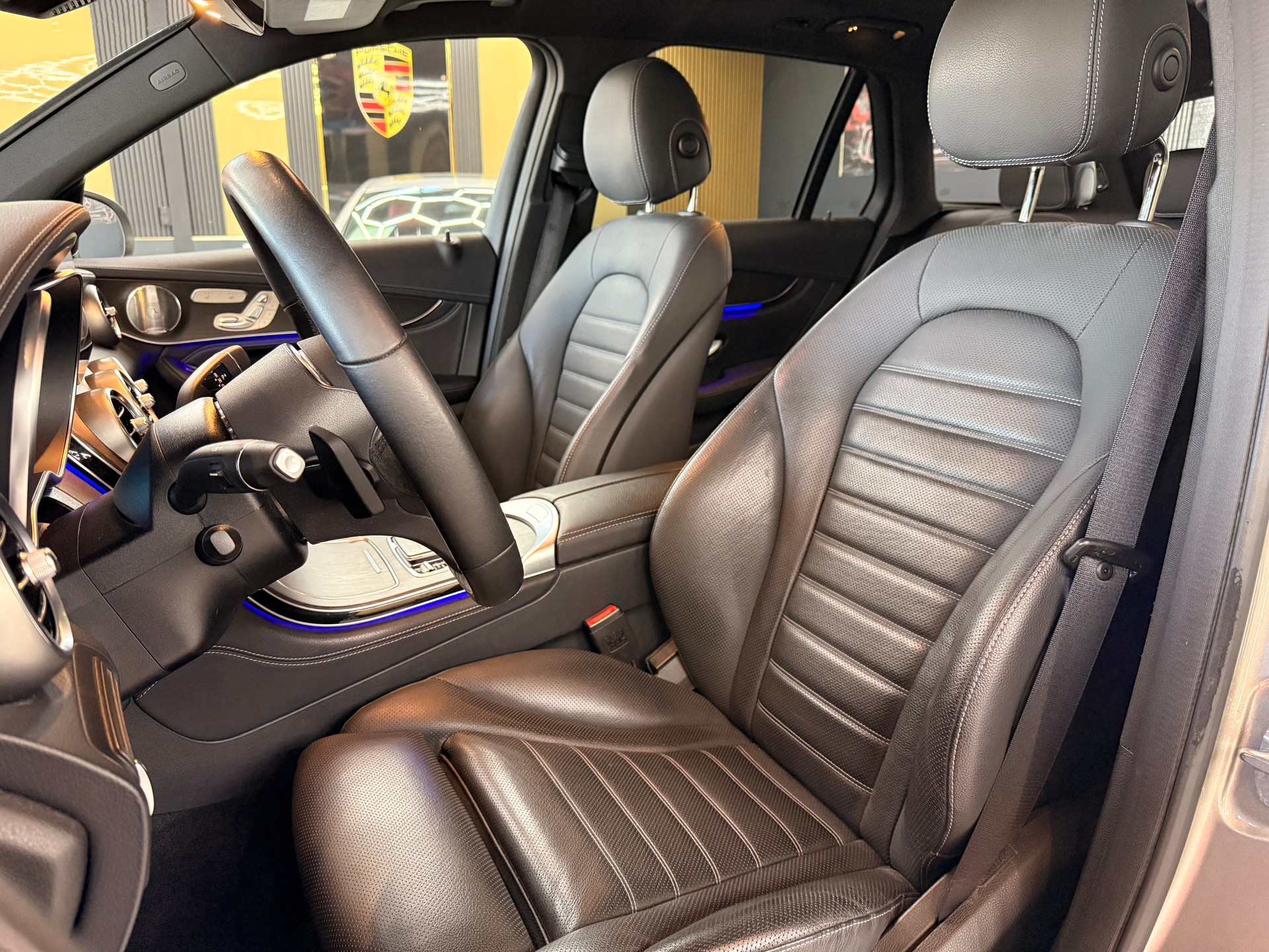 MERCEDES-BENZ GLC 300 Off-Road 4Matic 9G-Tronic-image-9