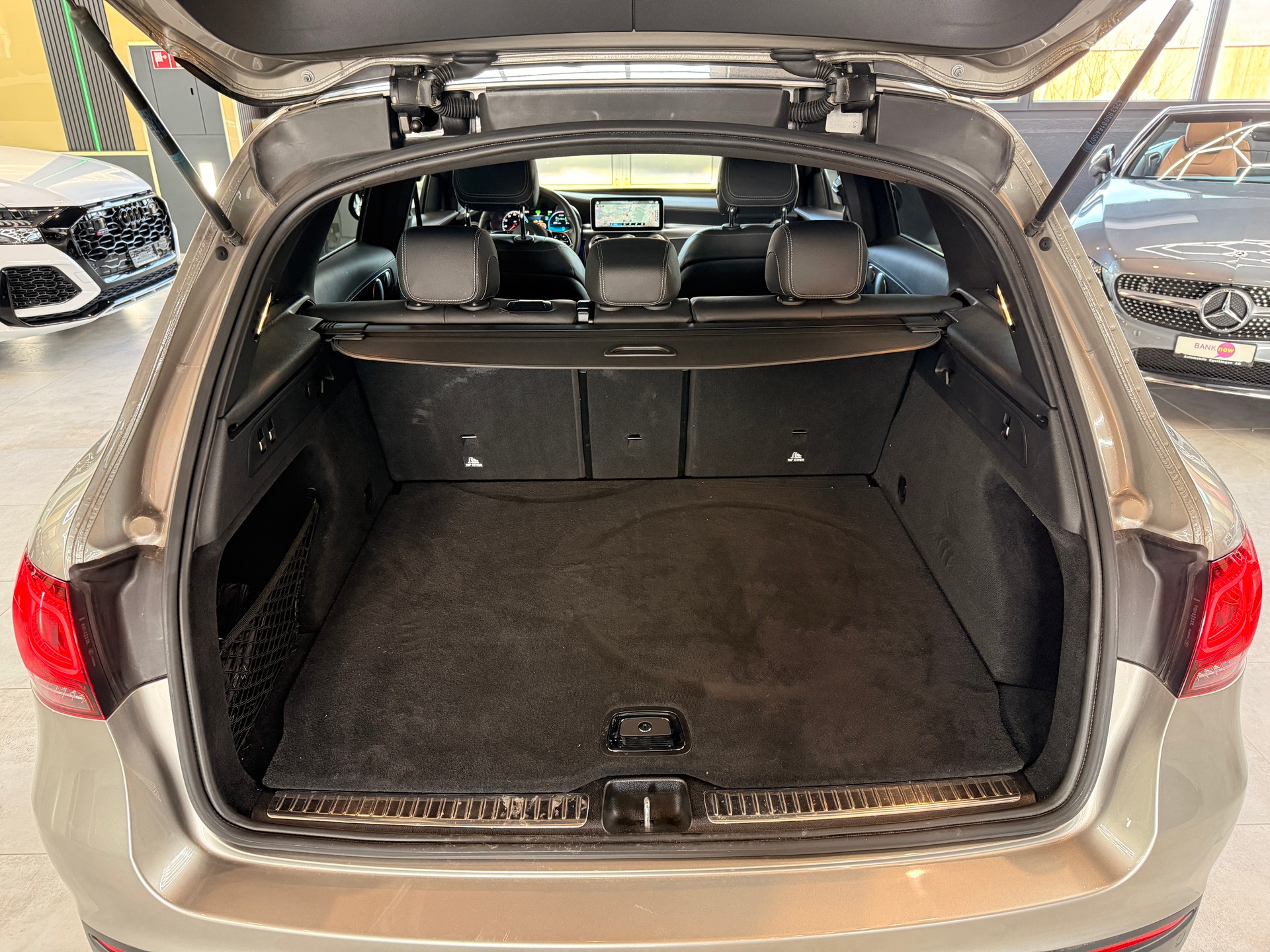 MERCEDES-BENZ GLC 300 Off-Road 4Matic 9G-Tronic-image-15