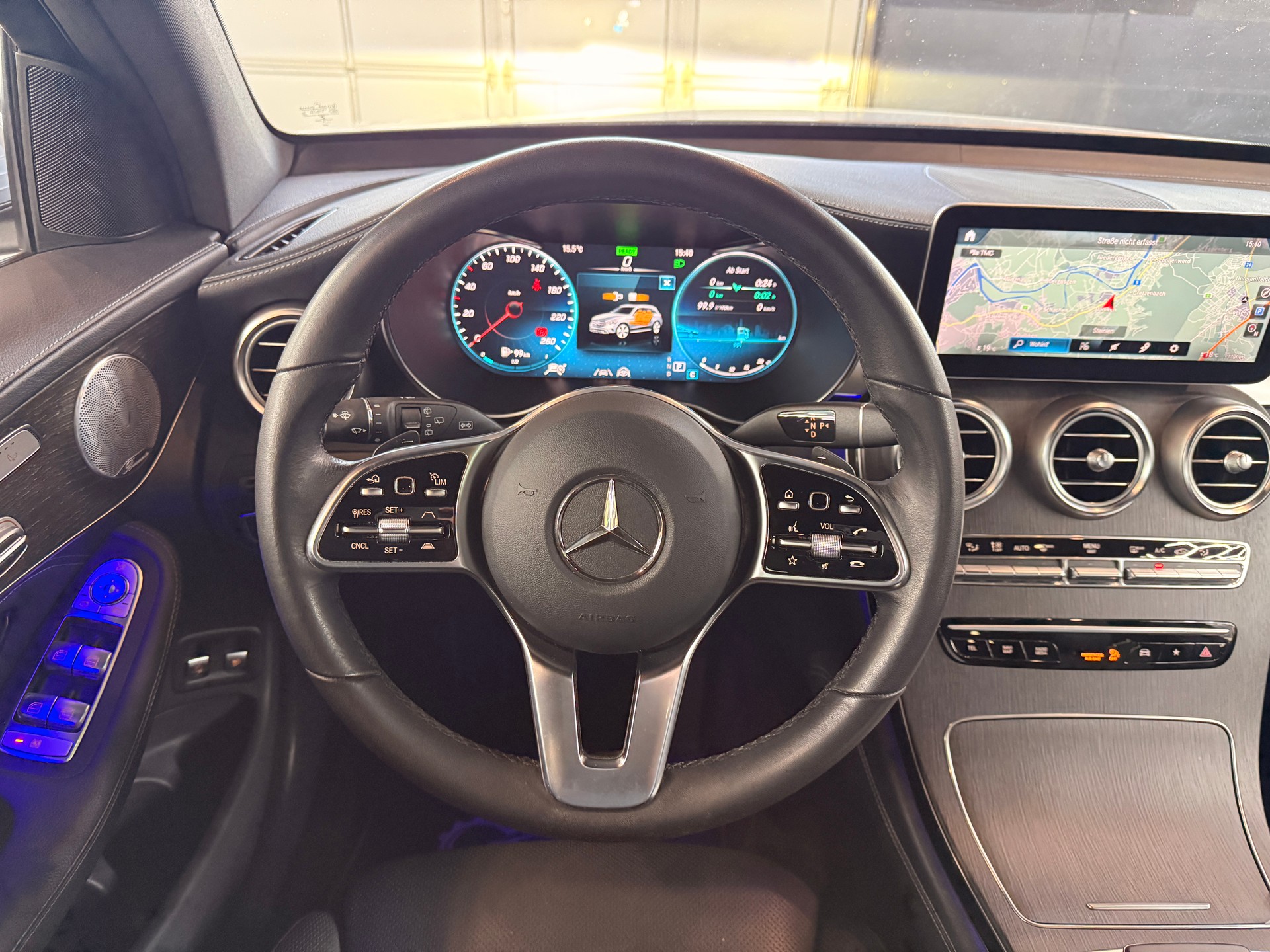 MERCEDES-BENZ GLC 300 Off-Road 4Matic 9G-Tronic-image-14