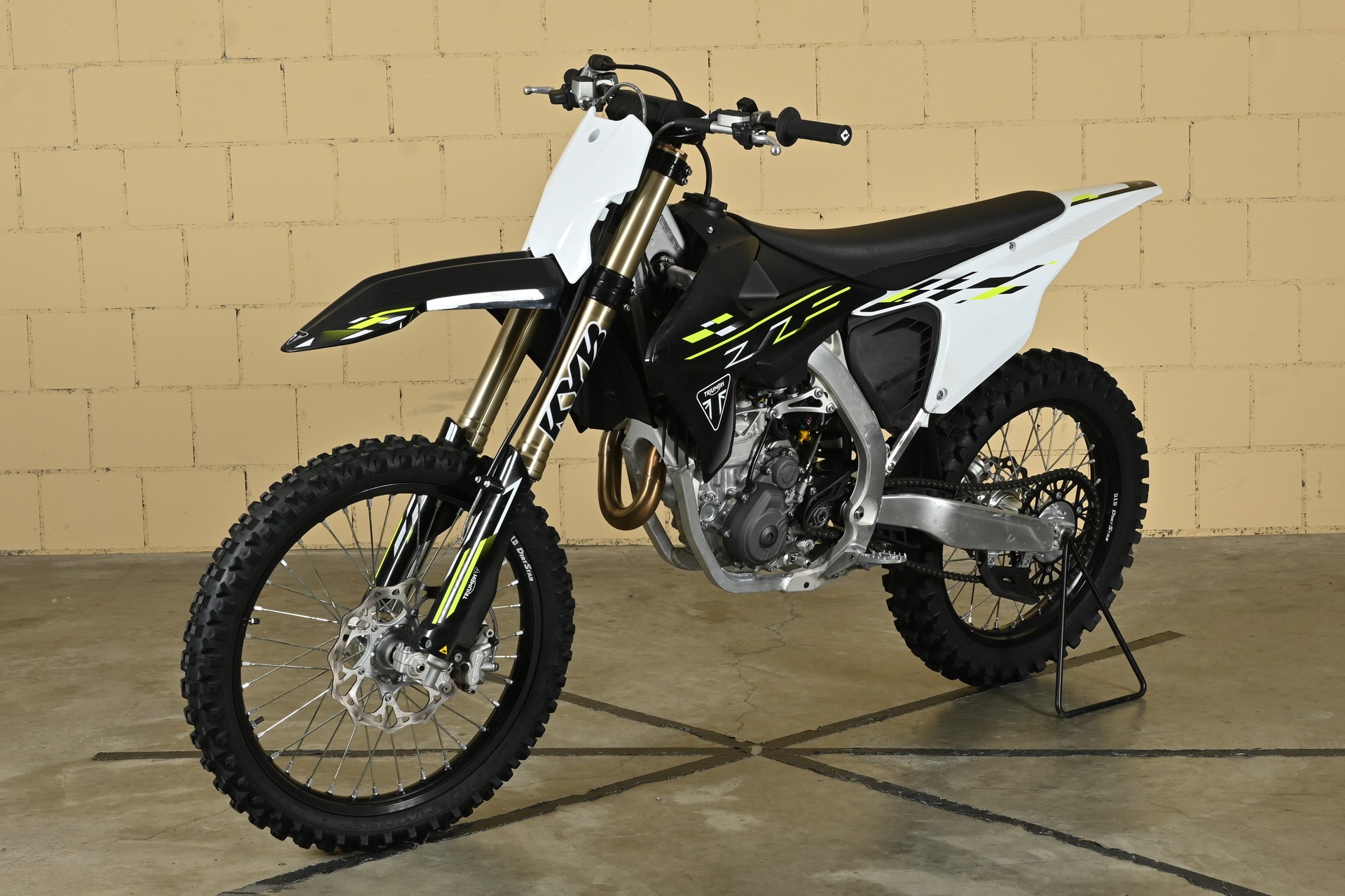 TRIUMPH TF450 X-showroom-element-2