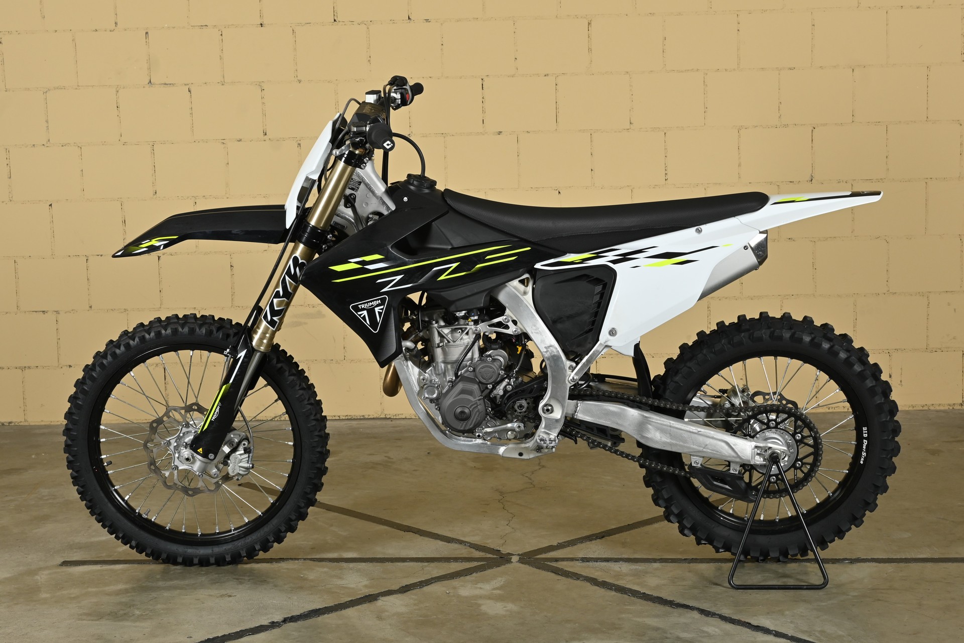 TRIUMPH TF450 X-showroom-element-3
