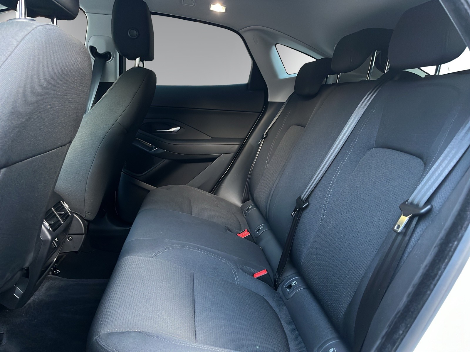 JAGUAR E-Pace 2.0d D150 S AWD Automatik-image-16