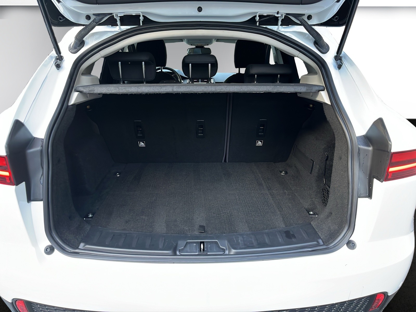 JAGUAR E-Pace 2.0d D150 S AWD Automatik-image-17