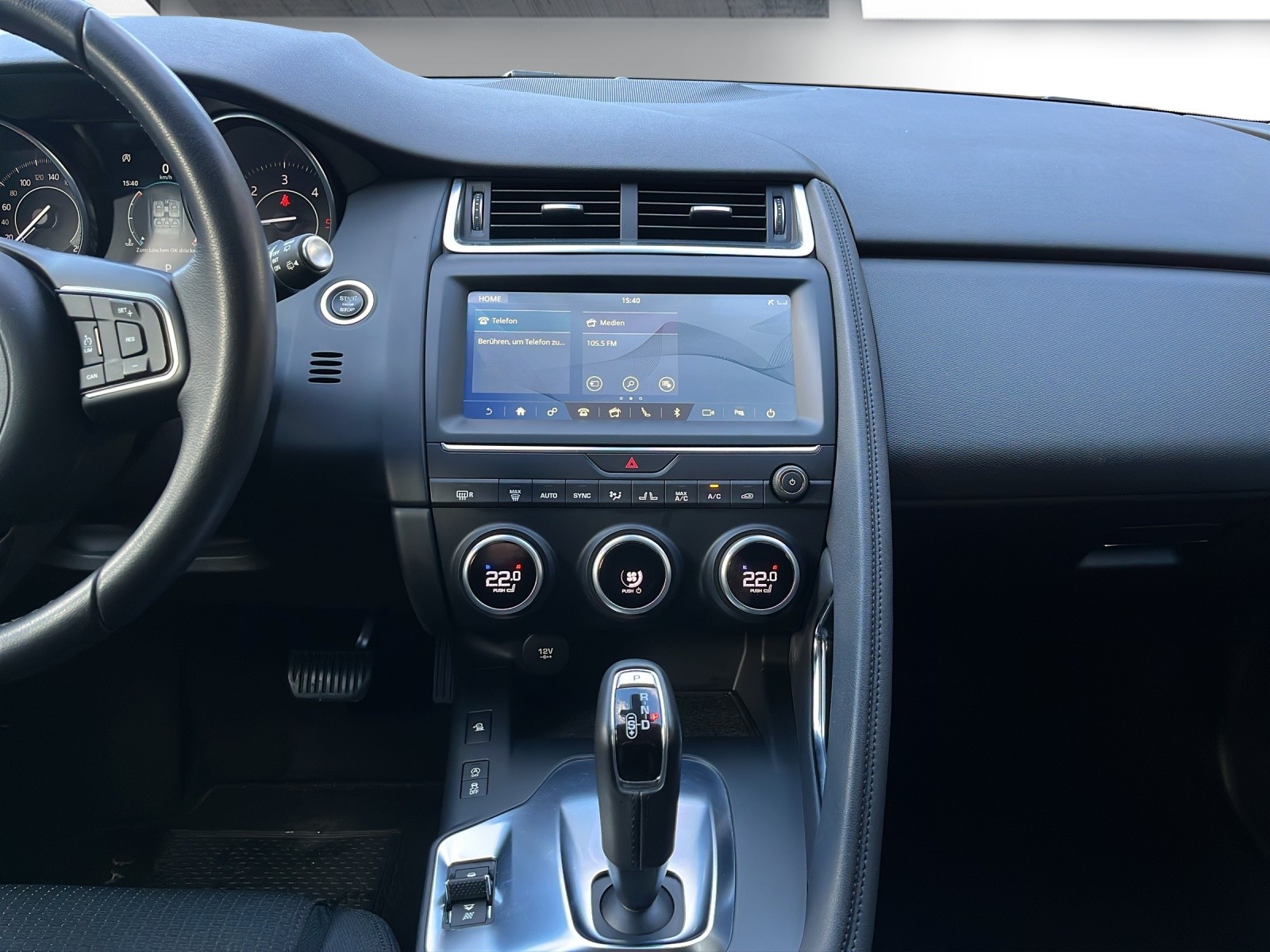 JAGUAR E-Pace 2.0d D150 S AWD Automatik-image-12