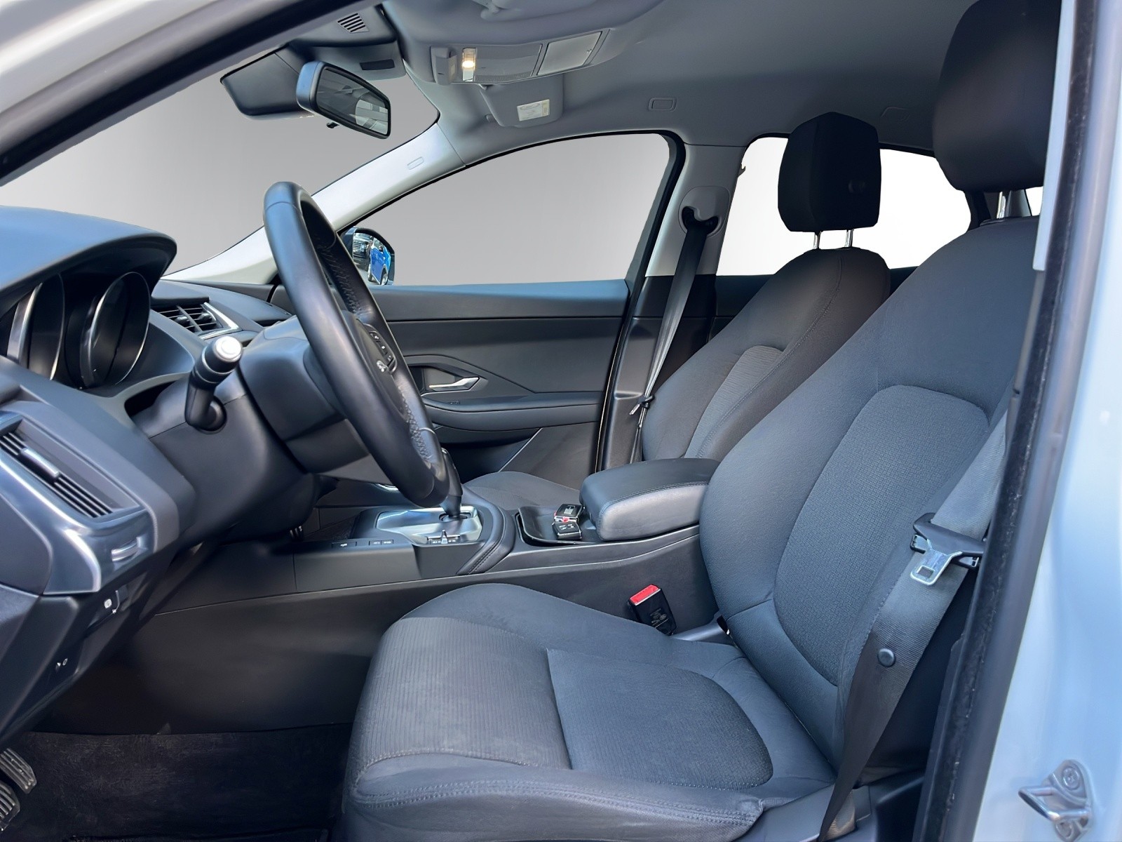 JAGUAR E-Pace 2.0d D150 S AWD Automatik-image-10