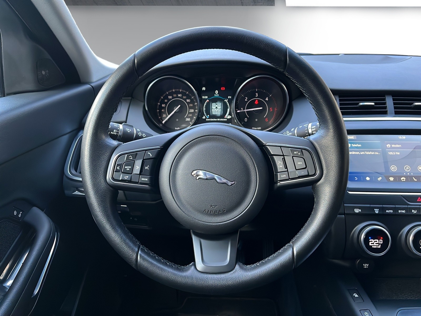 JAGUAR E-Pace 2.0d D150 S AWD Automatik-image-11