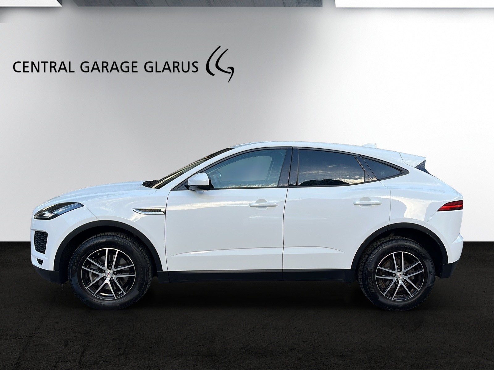 JAGUAR E-Pace 2.0d D150 S AWD Automatik-image-3