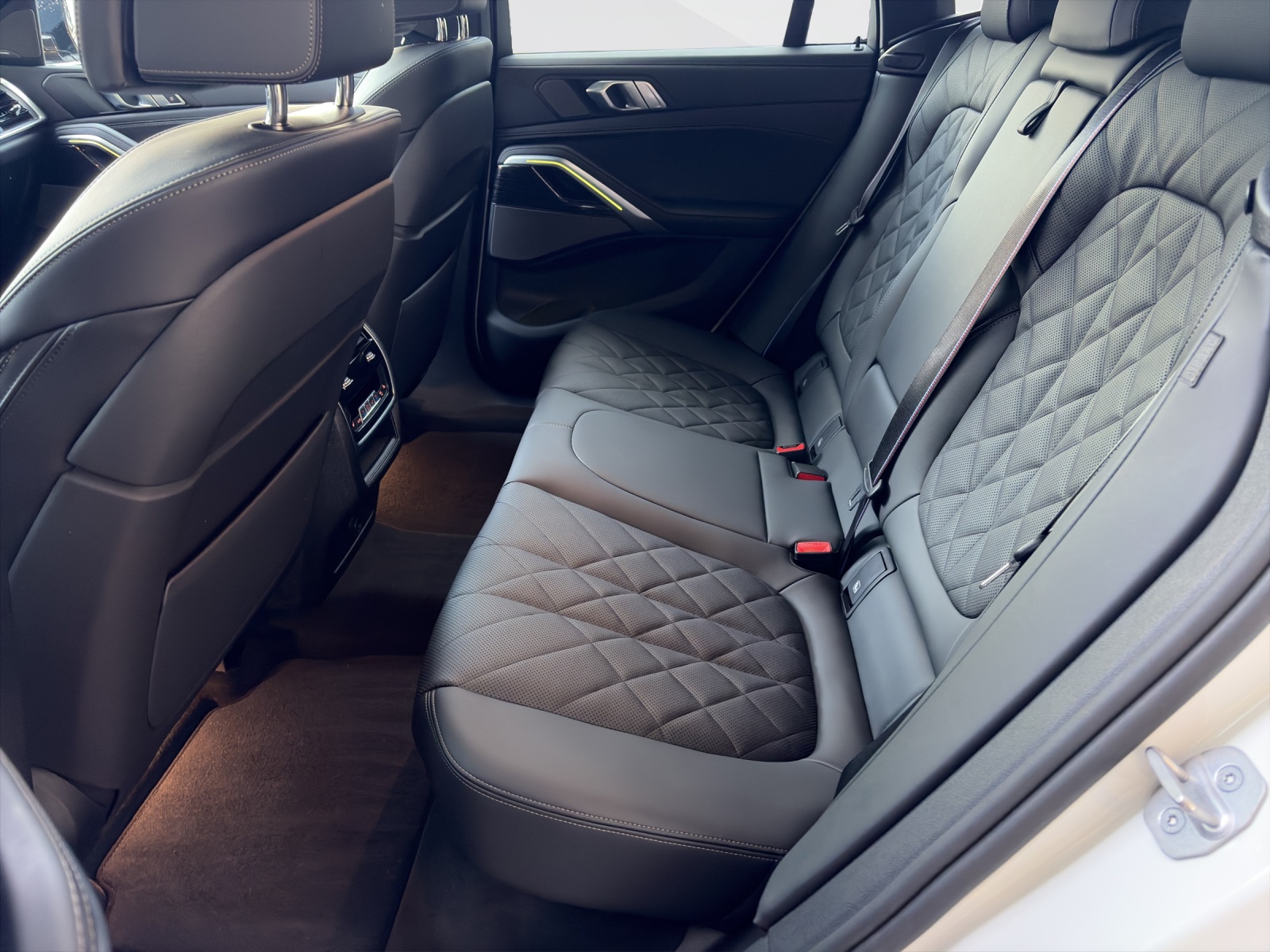BMW X6 40d xDrive-image-17
