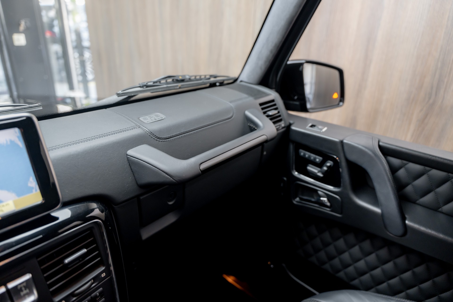 MERCEDES-BENZ G 63 AMG Automatic-image-15