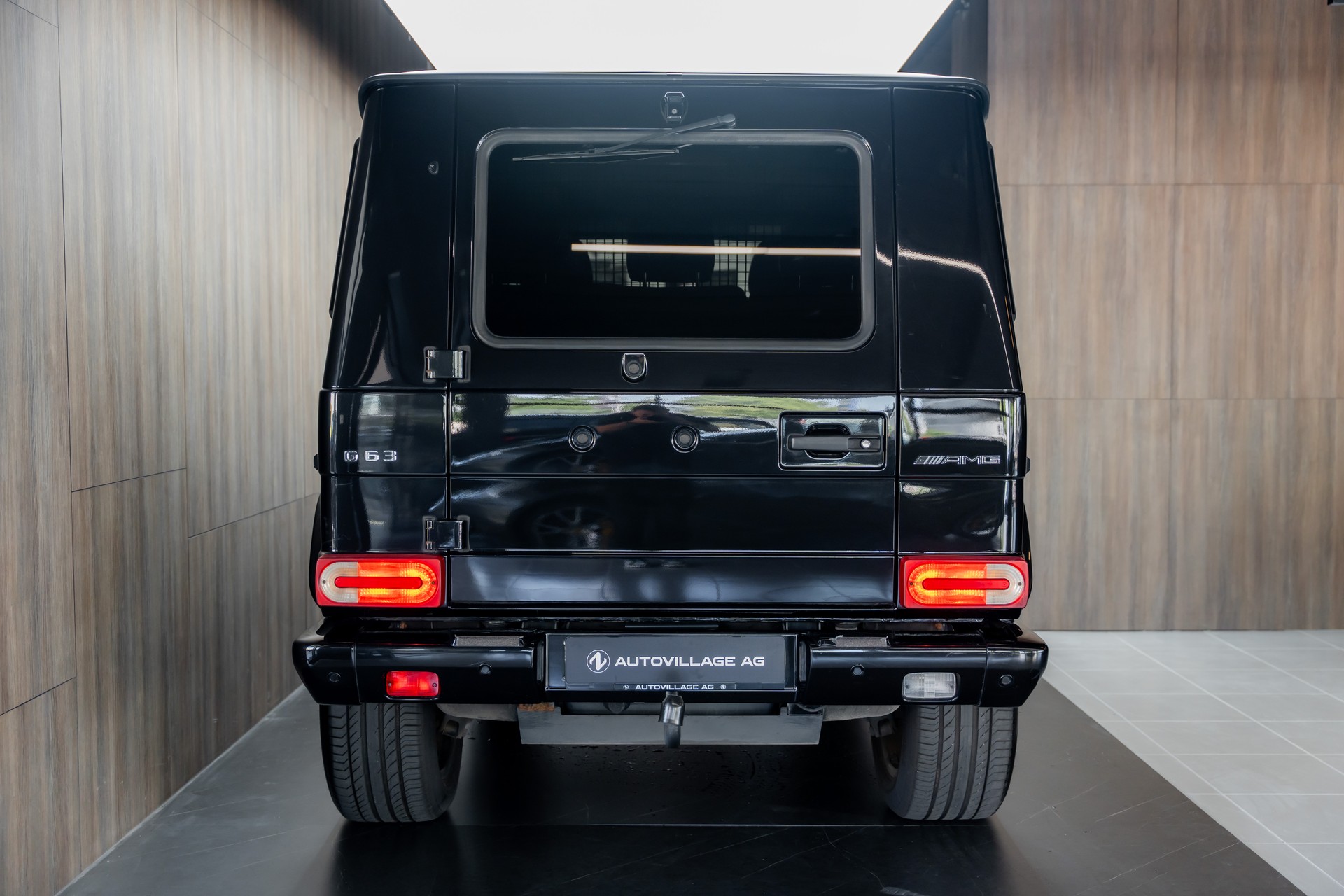 MERCEDES-BENZ G 63 AMG Automatic-image-24