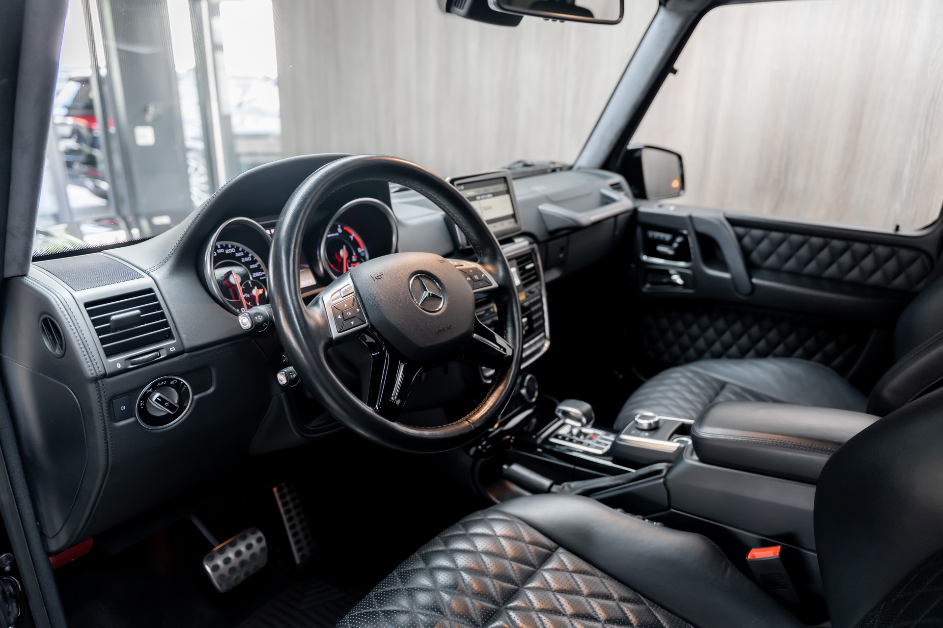 MERCEDES-BENZ G 63 AMG Automatic-image-5