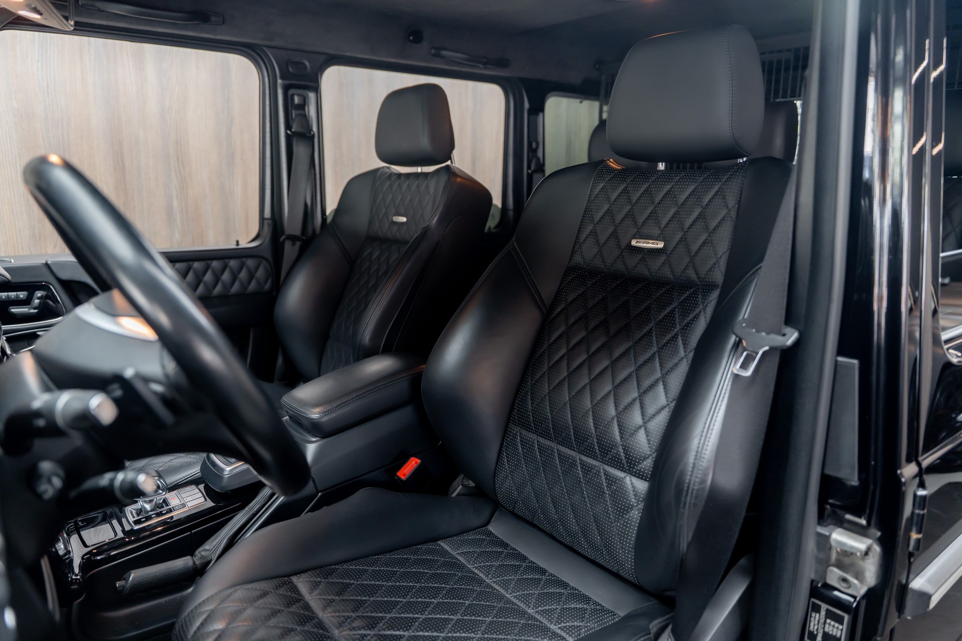 MERCEDES-BENZ G 63 AMG Automatic-image-6