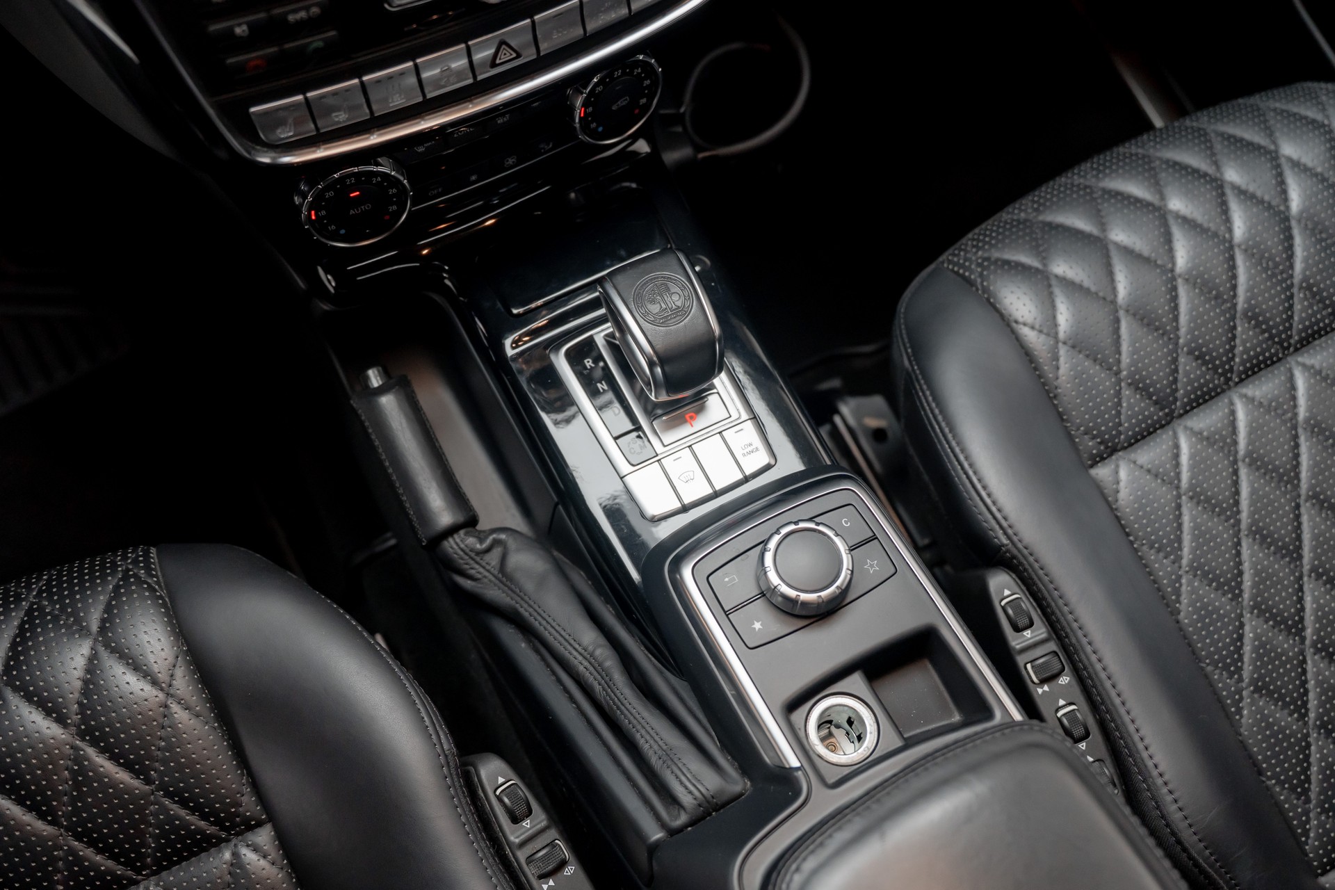 MERCEDES-BENZ G 63 AMG Automatic-image-13