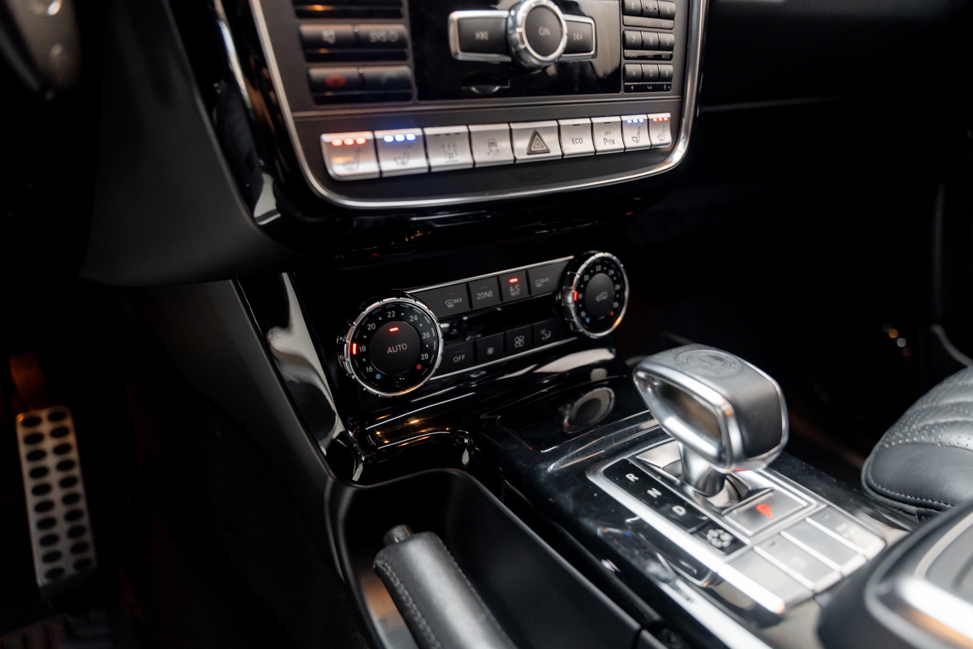 MERCEDES-BENZ G 63 AMG Automatic-image-12