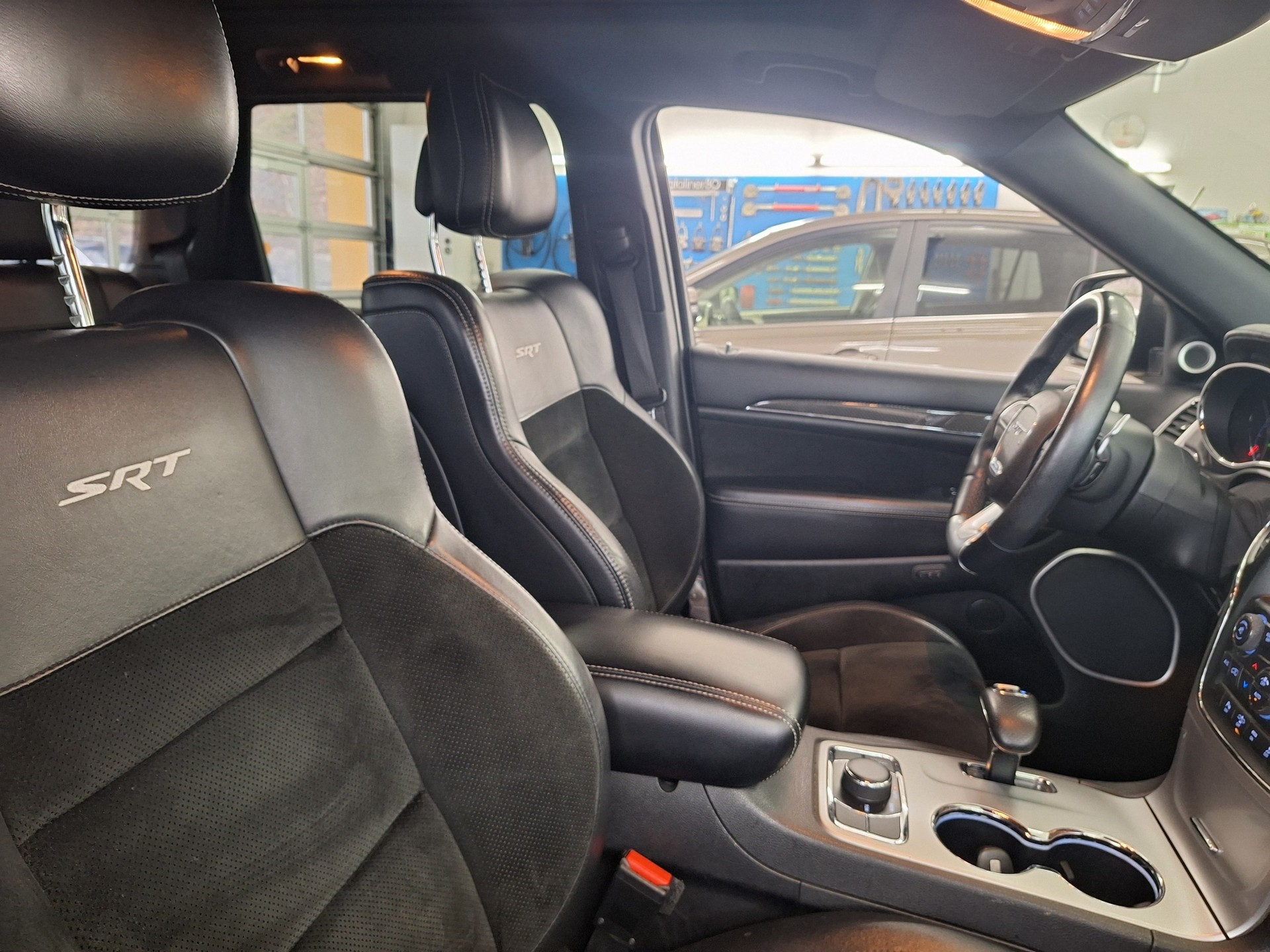 JEEP Grand Cherokee 6.4 V8 HEMI SRT8 Automatic 🔥Facelift mit Anhängerkupplung🔥AB MFK 27.02.26🔥-image-11