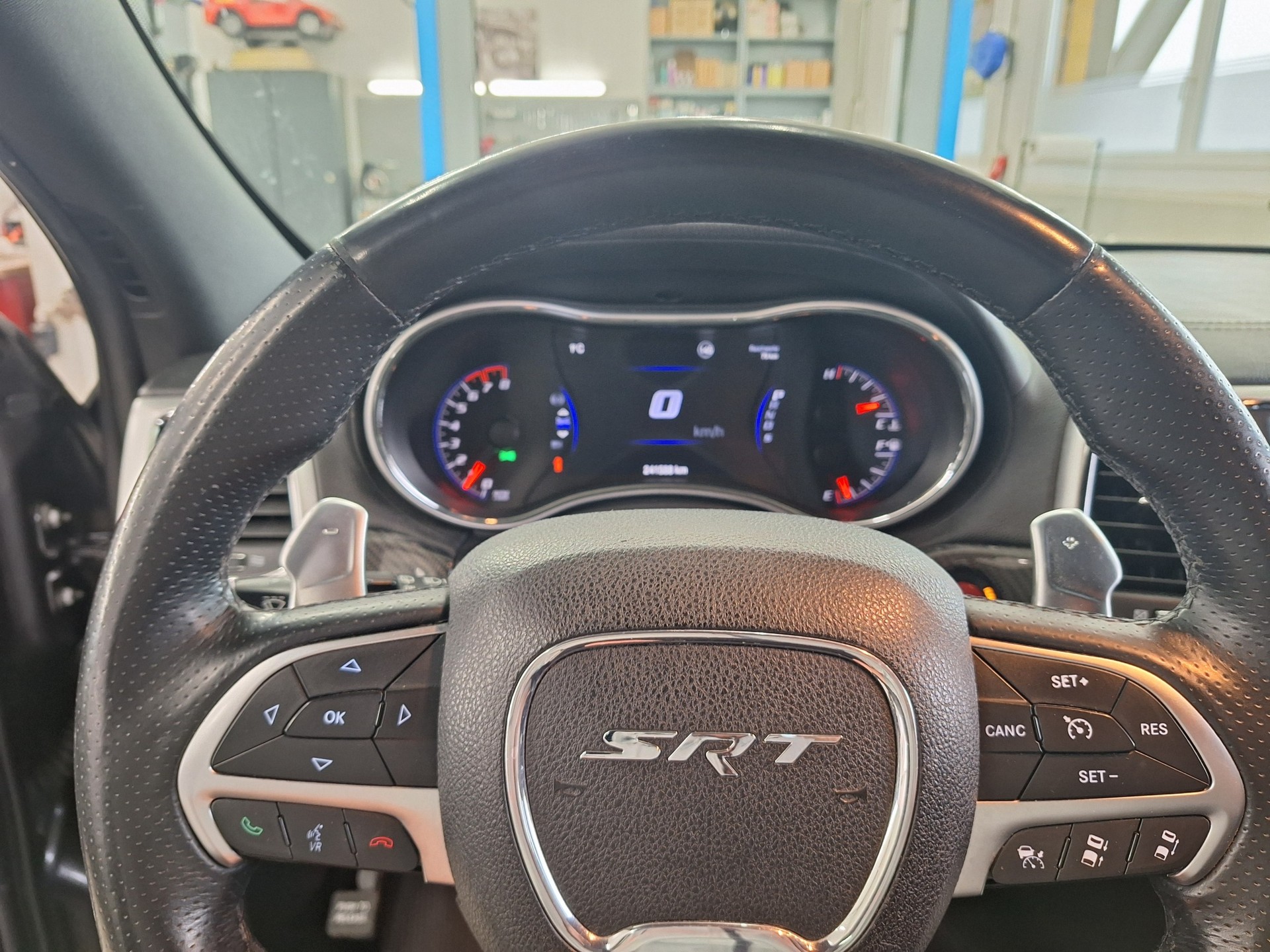 JEEP Grand Cherokee 6.4 V8 HEMI SRT8 Automatic 🔥Facelift mit Anhängerkupplung🔥AB MFK 27.02.26🔥-image-5
