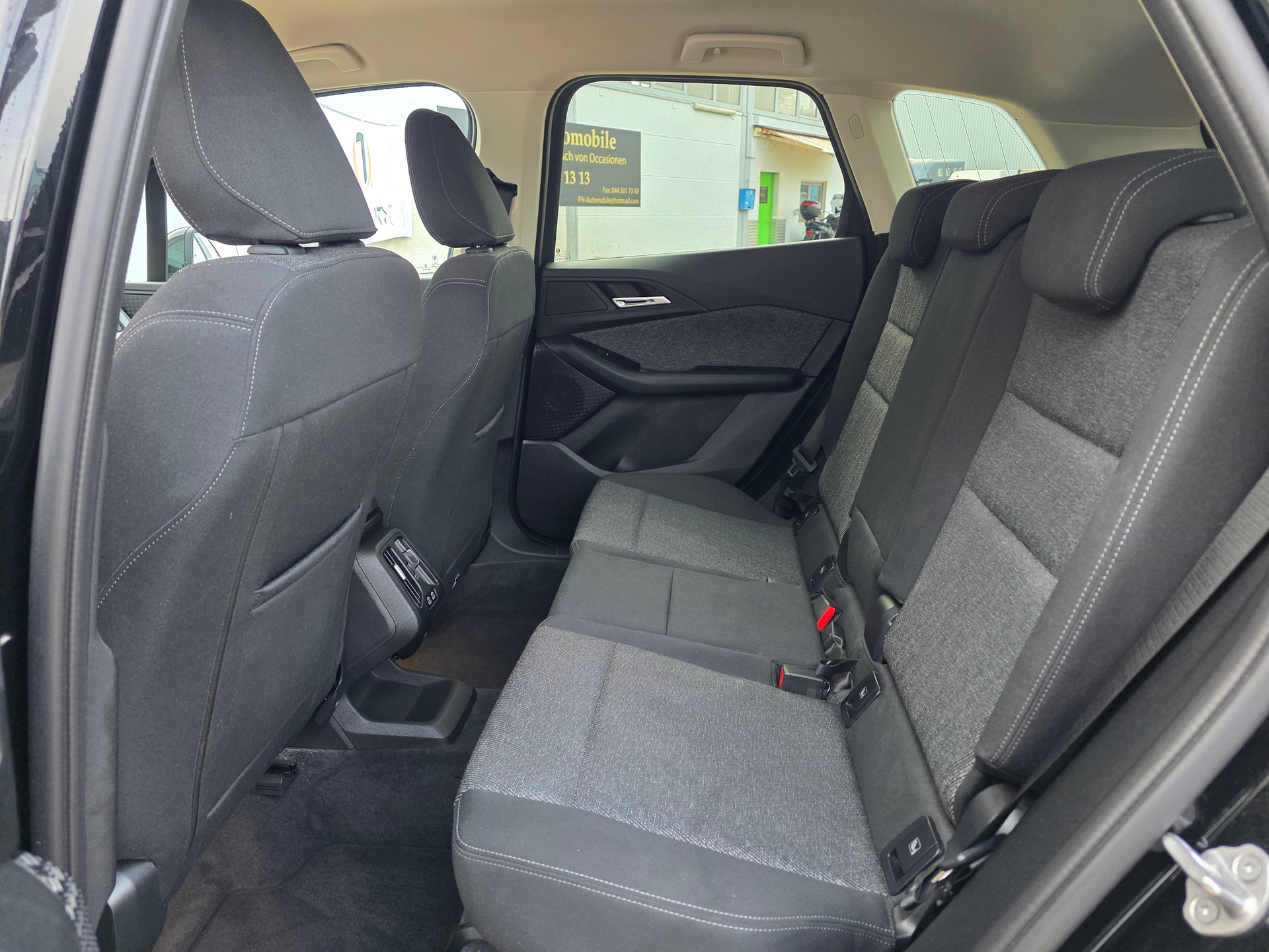 BMW 220i Active Tourer DKG-image-16