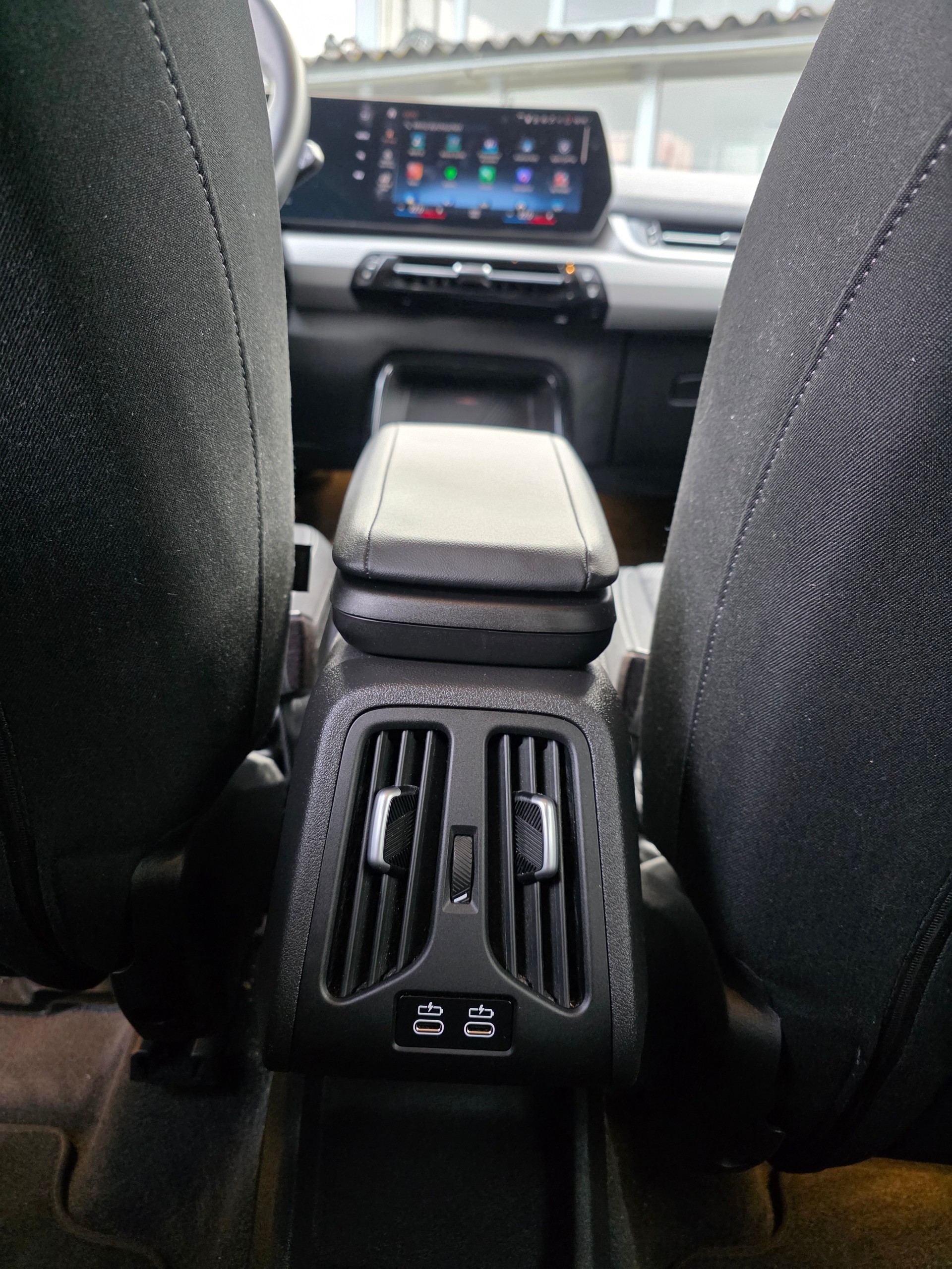BMW 220i Active Tourer DKG-image-17