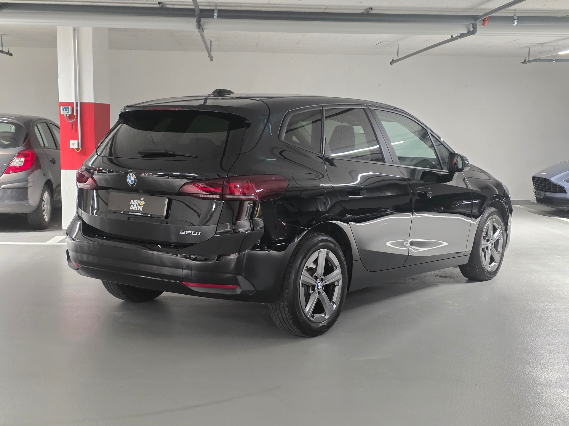 BMW 220i Active Tourer DKG-image-4