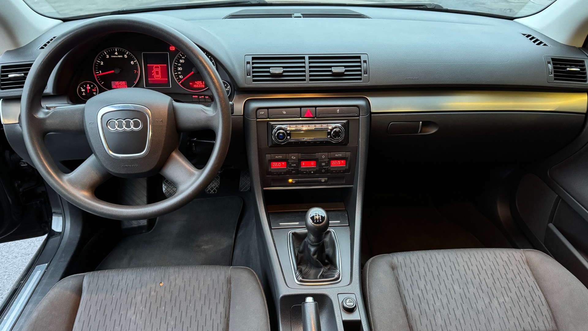 AUDI A4 Limousine 1.8 T-image-5