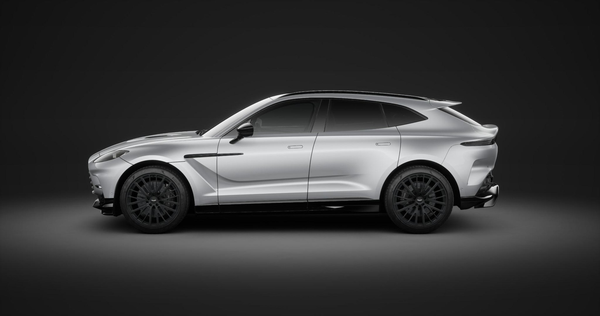 ASTON MARTIN DBX 707 4.0 V8 Bi-Turbo-showroom-element-3