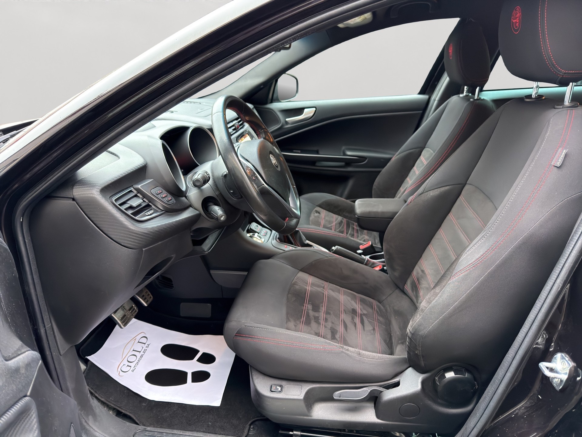 ALFA ROMEO Giulietta 2.0 JTDM Veloce TCT-image-8